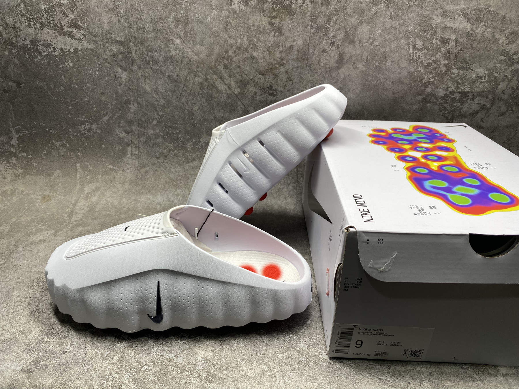 Nike Mind 001 Slide (Runs one size small)