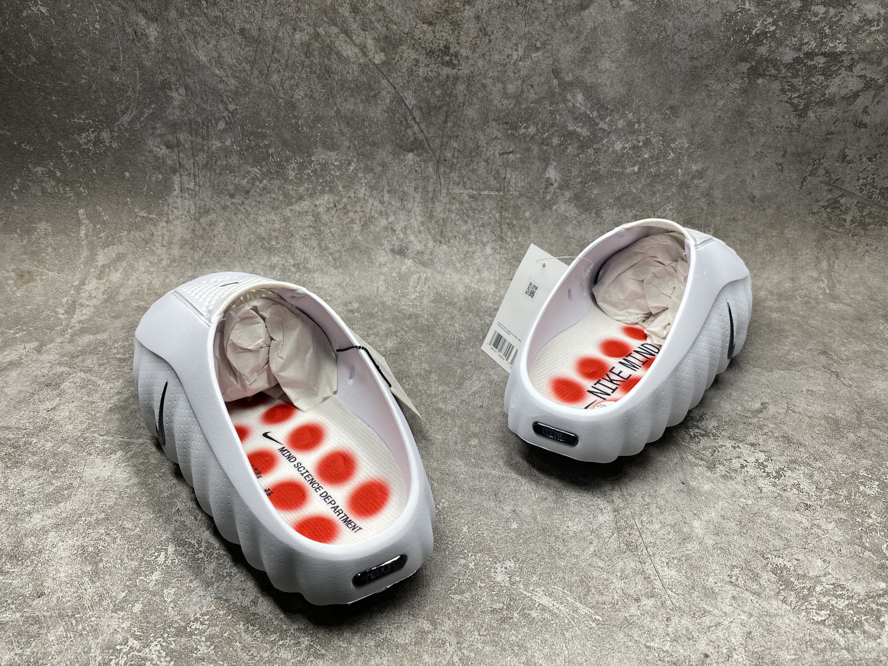 Nike Mind 001 Slide (Runs one size small)