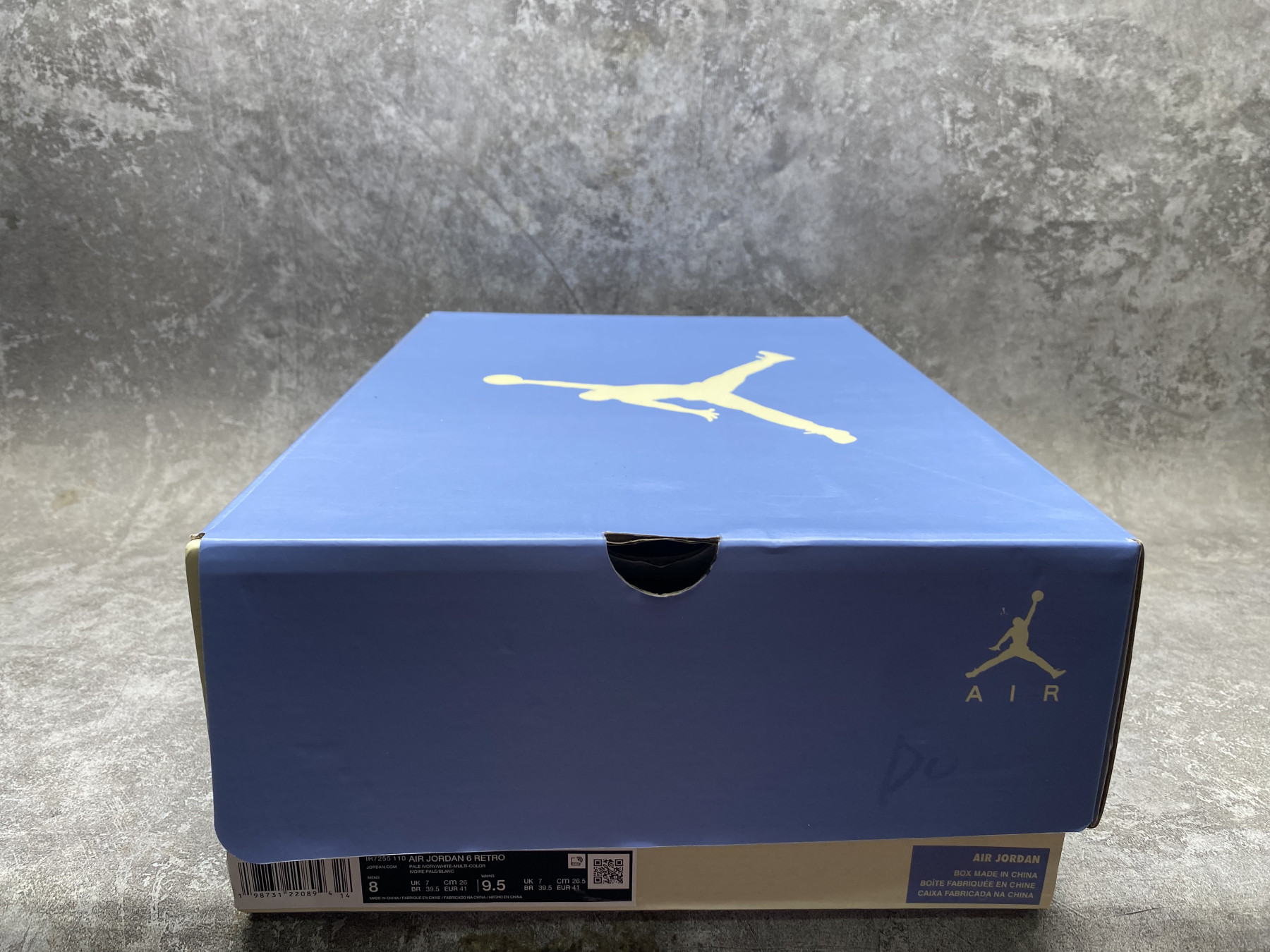 UA AIR JORDAN 6 Retro
