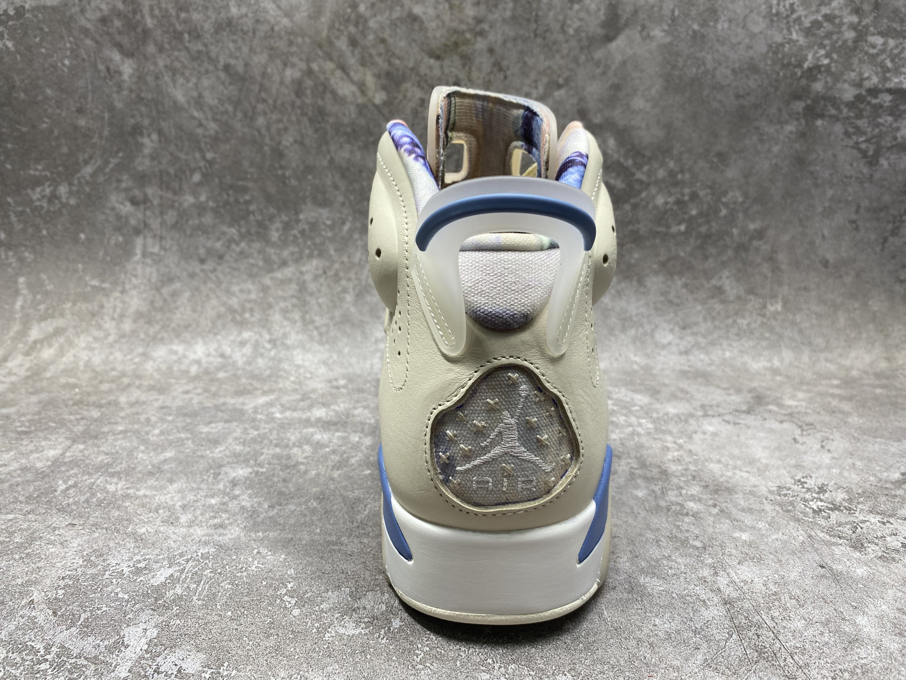 UA AIR JORDAN 6 Retro