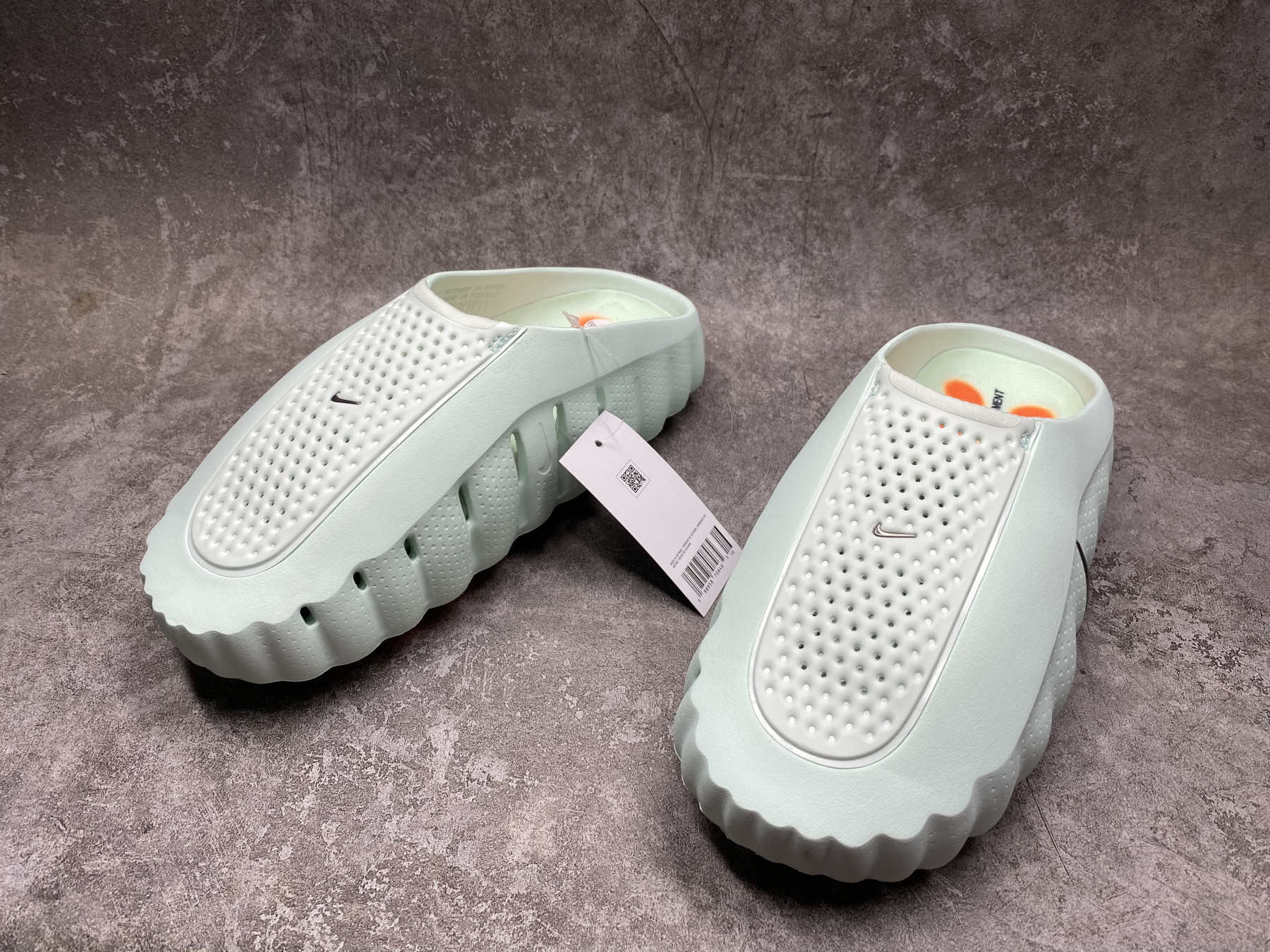 Nike Mind 001 Slide (Runs one size small)