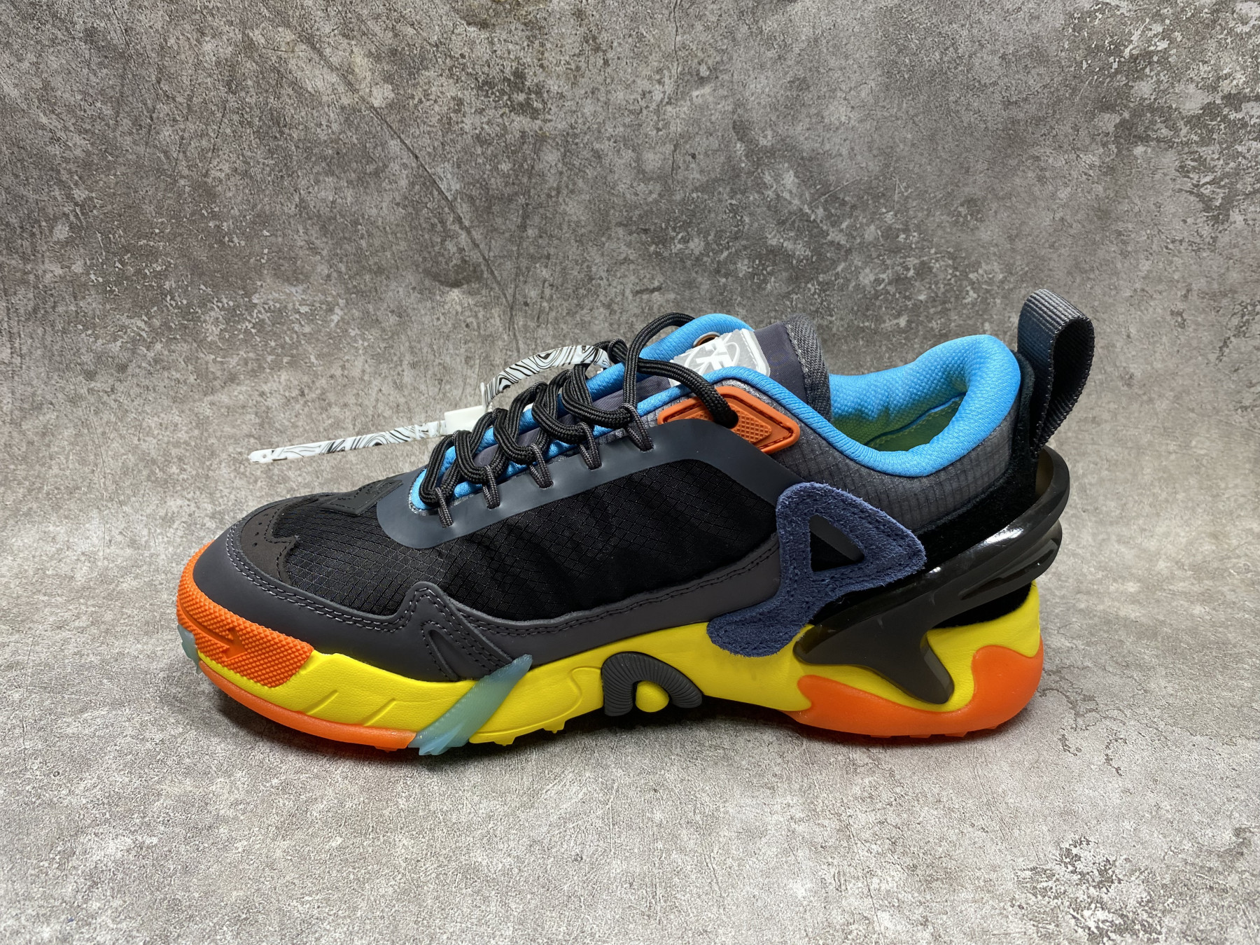 UA Off-White Odsy-2000 Sneaker