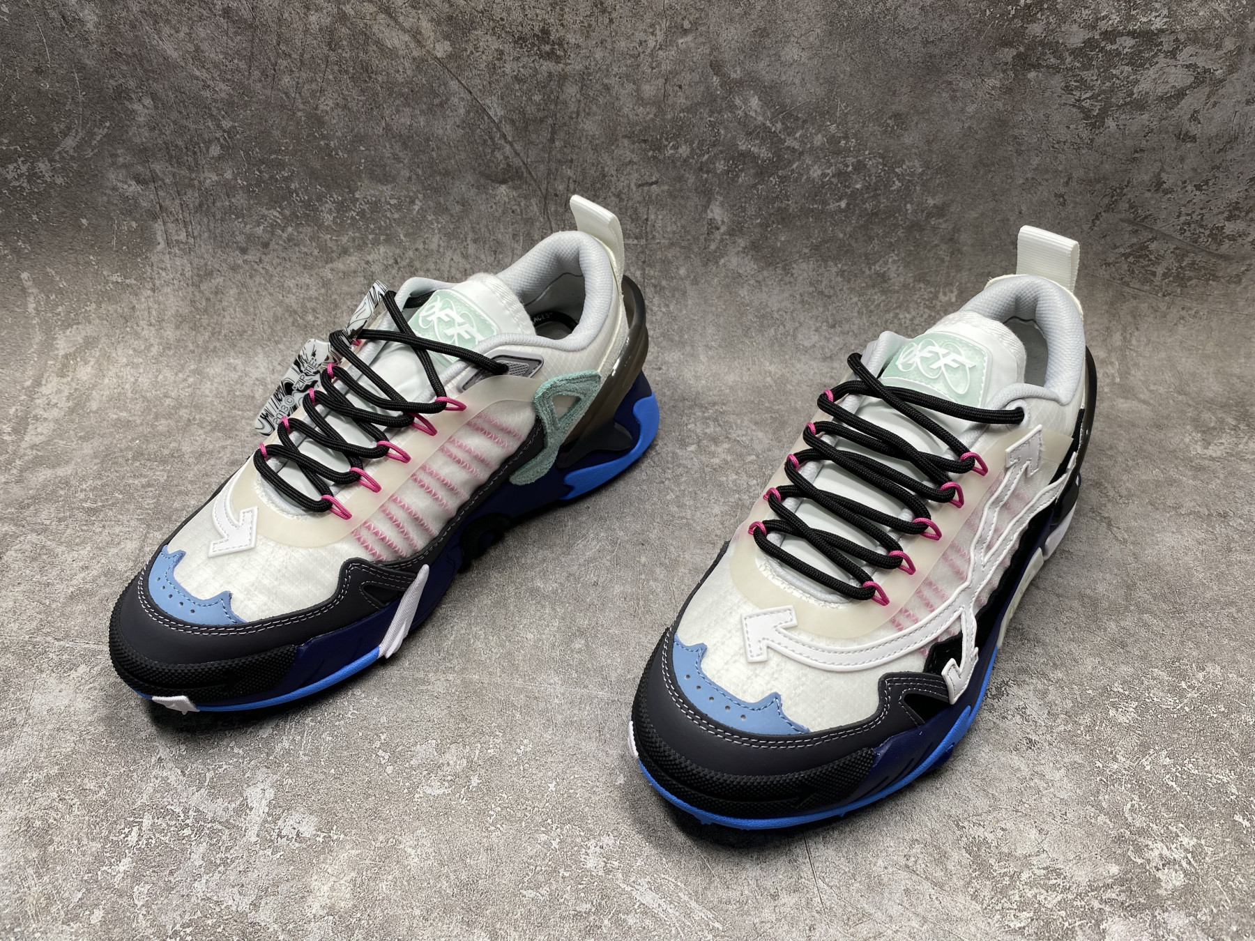 UA Off-White Odsy-2000 Sneaker