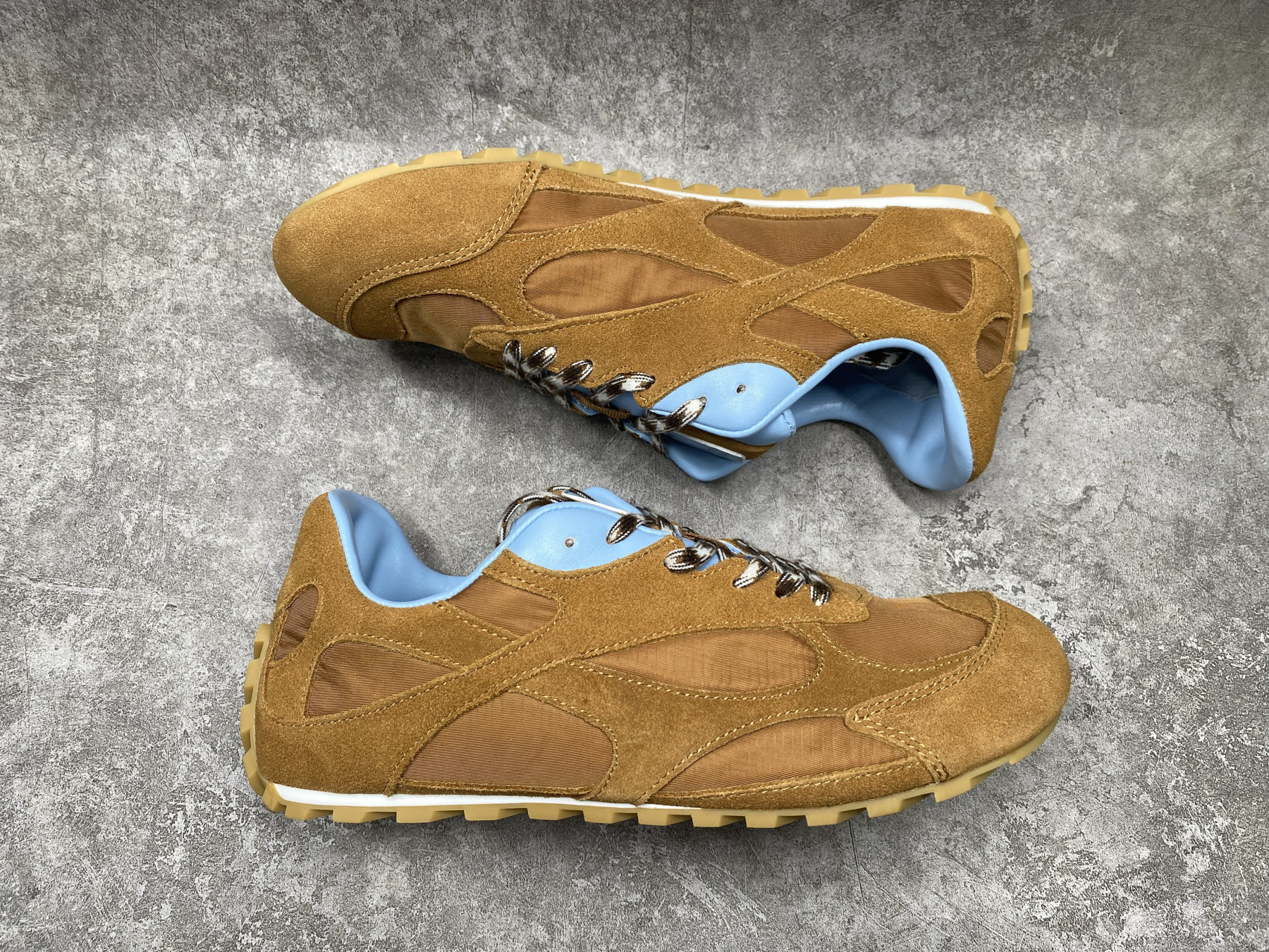 ua b0tt*ga Ven*ta orbit flash sneaker