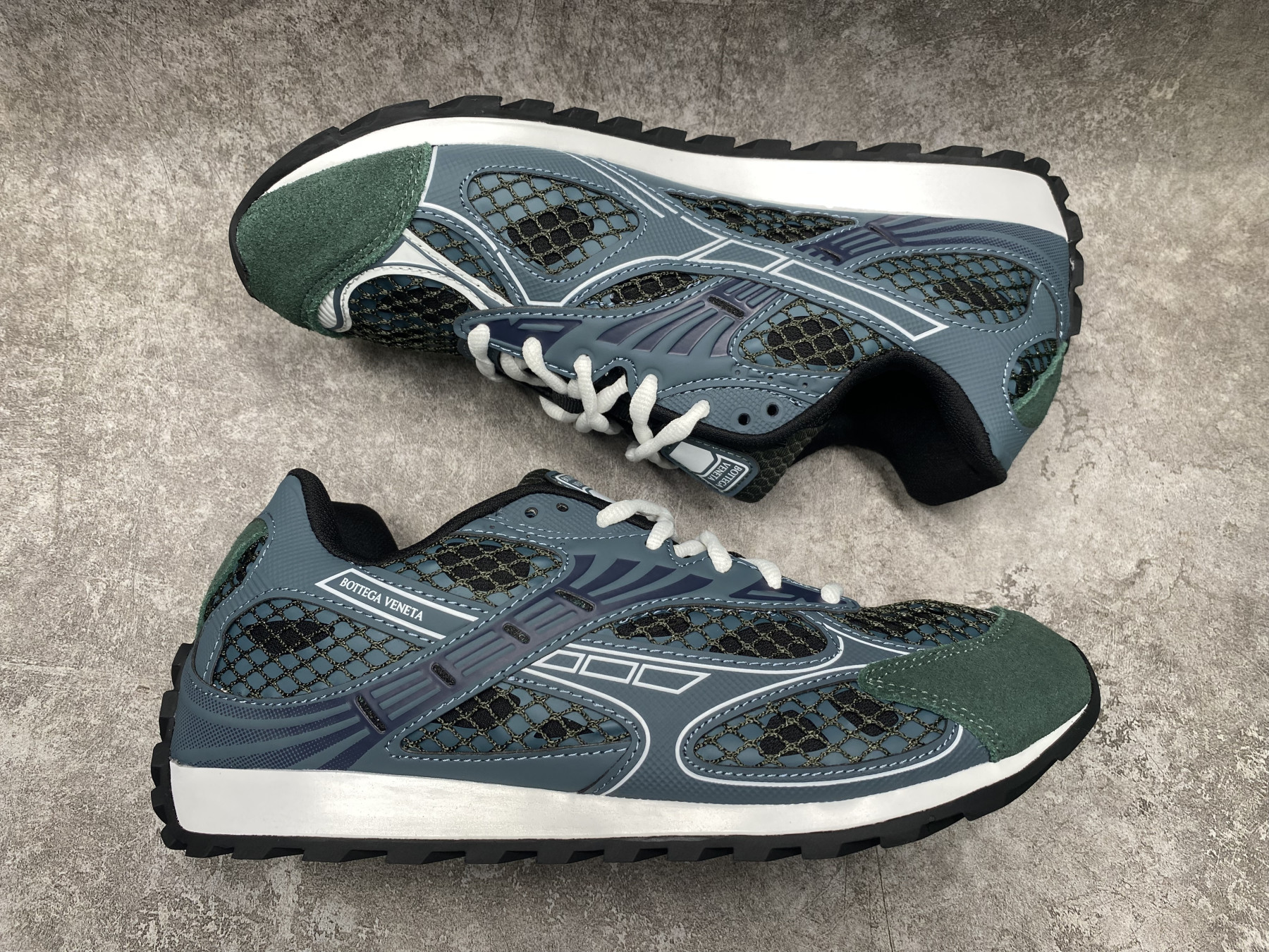 ua b0tt*ga Ven*ta orbit sneaker