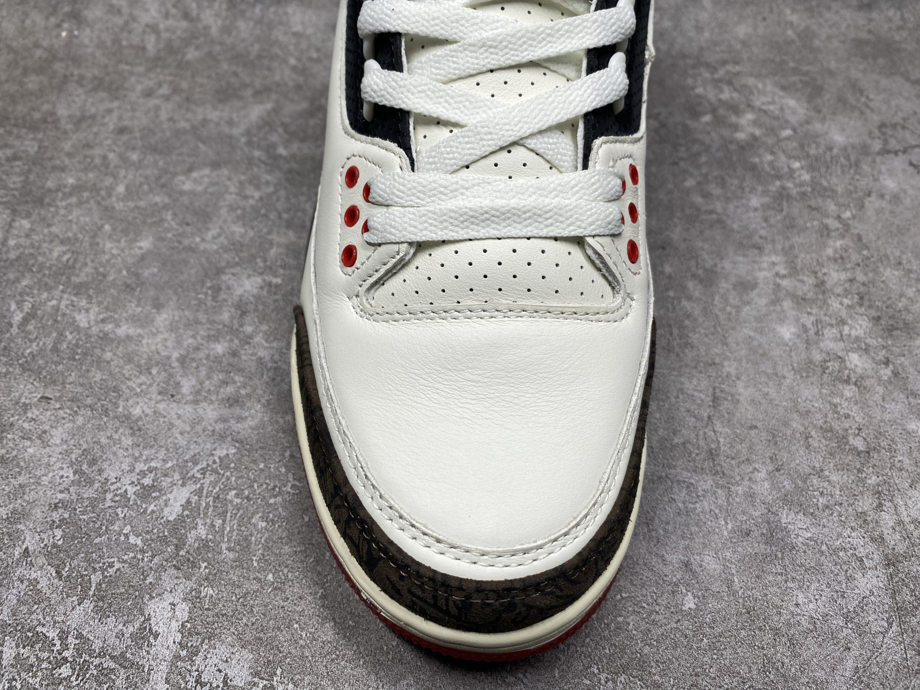 UA AIR JORDAN 3 Retro