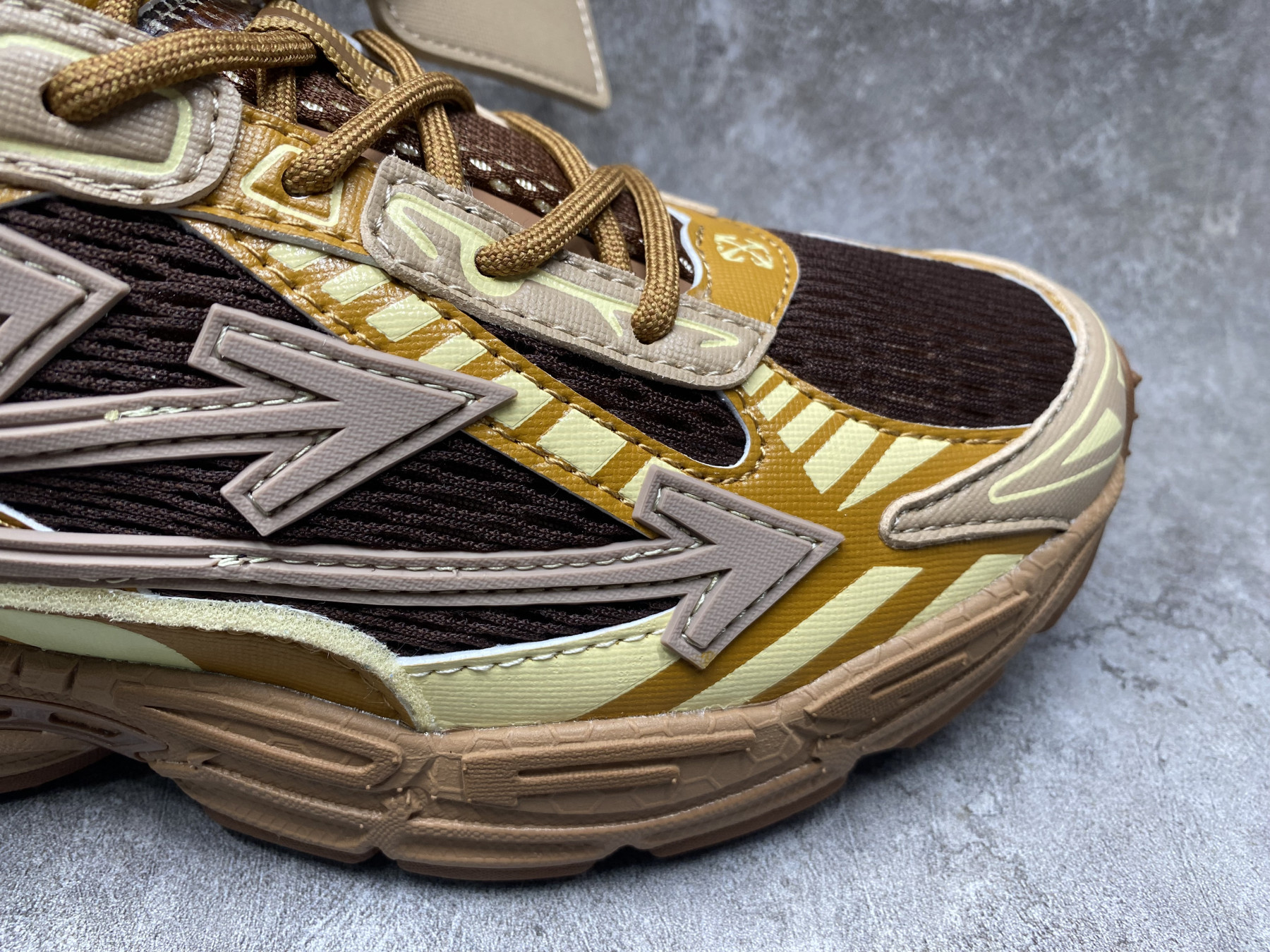 UA Off-White "BE RIGHT BACK"