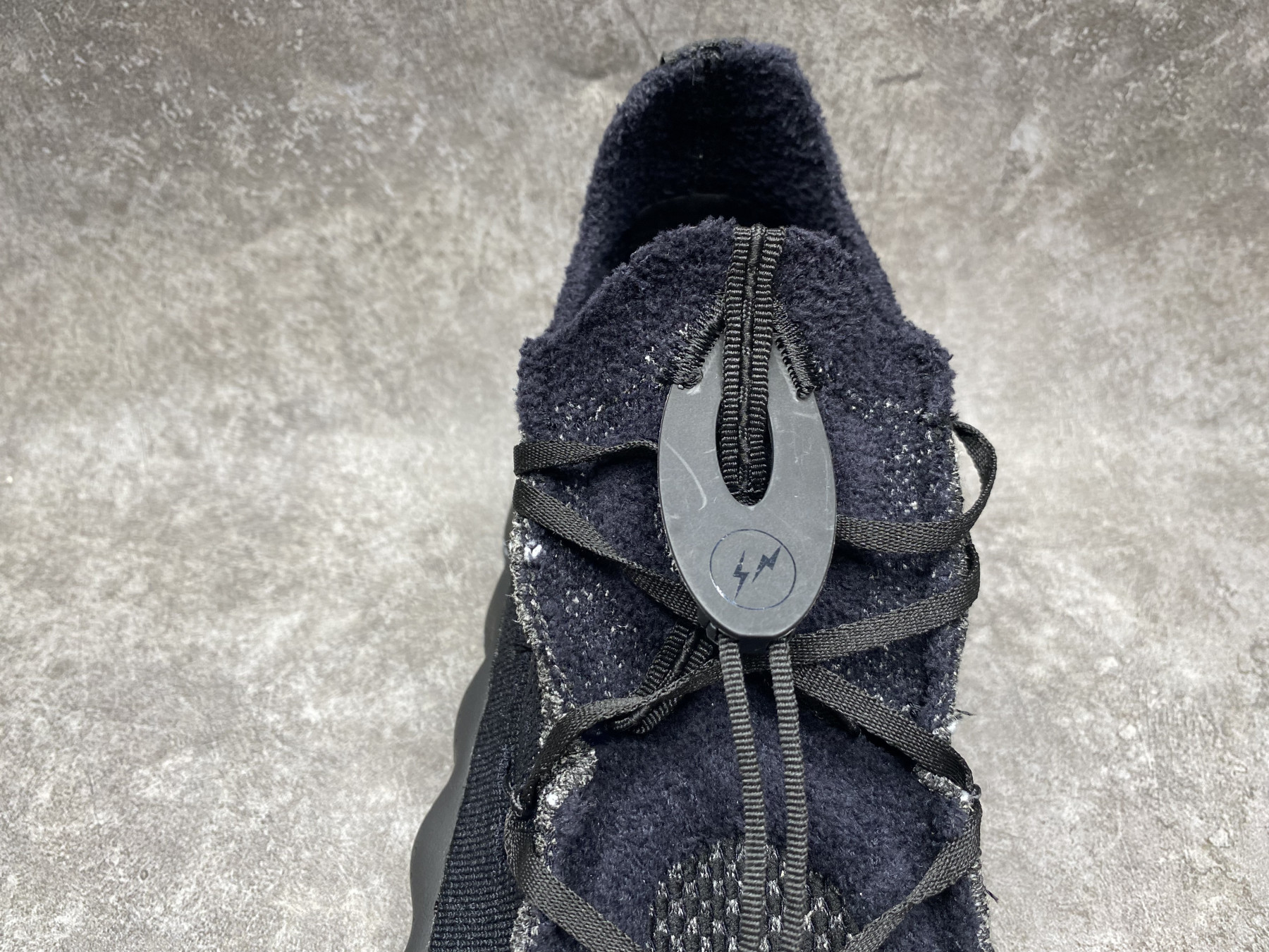 UA Nike Mind 002 Flyknit