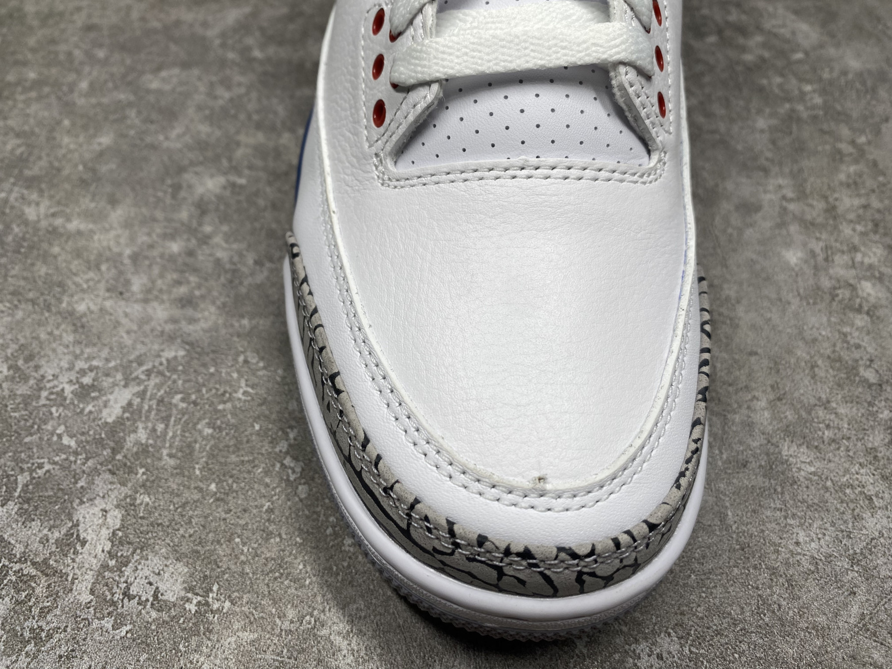 UA AIR JORDAN 3 Retro