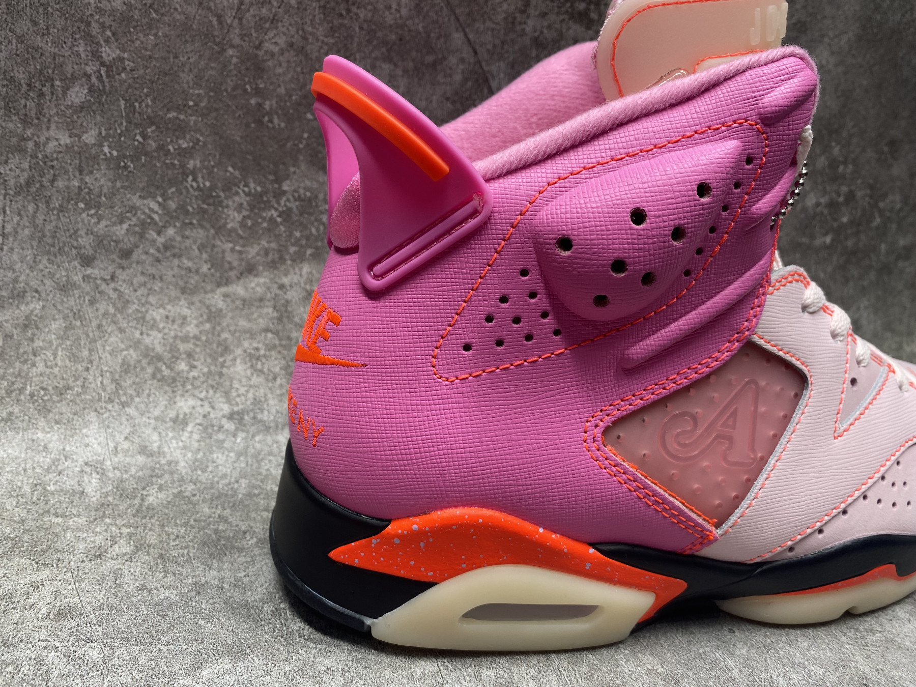 UA AIR Jordan 6 Retro
