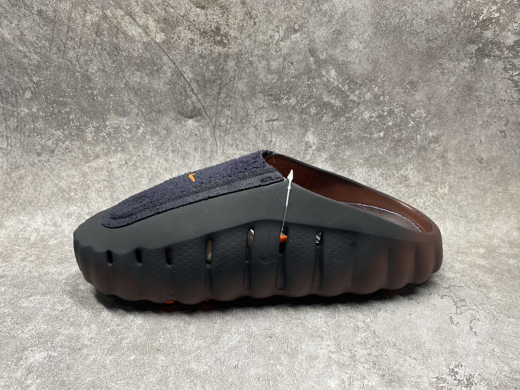 Nike Mind 001 Slide (Runs one size small)