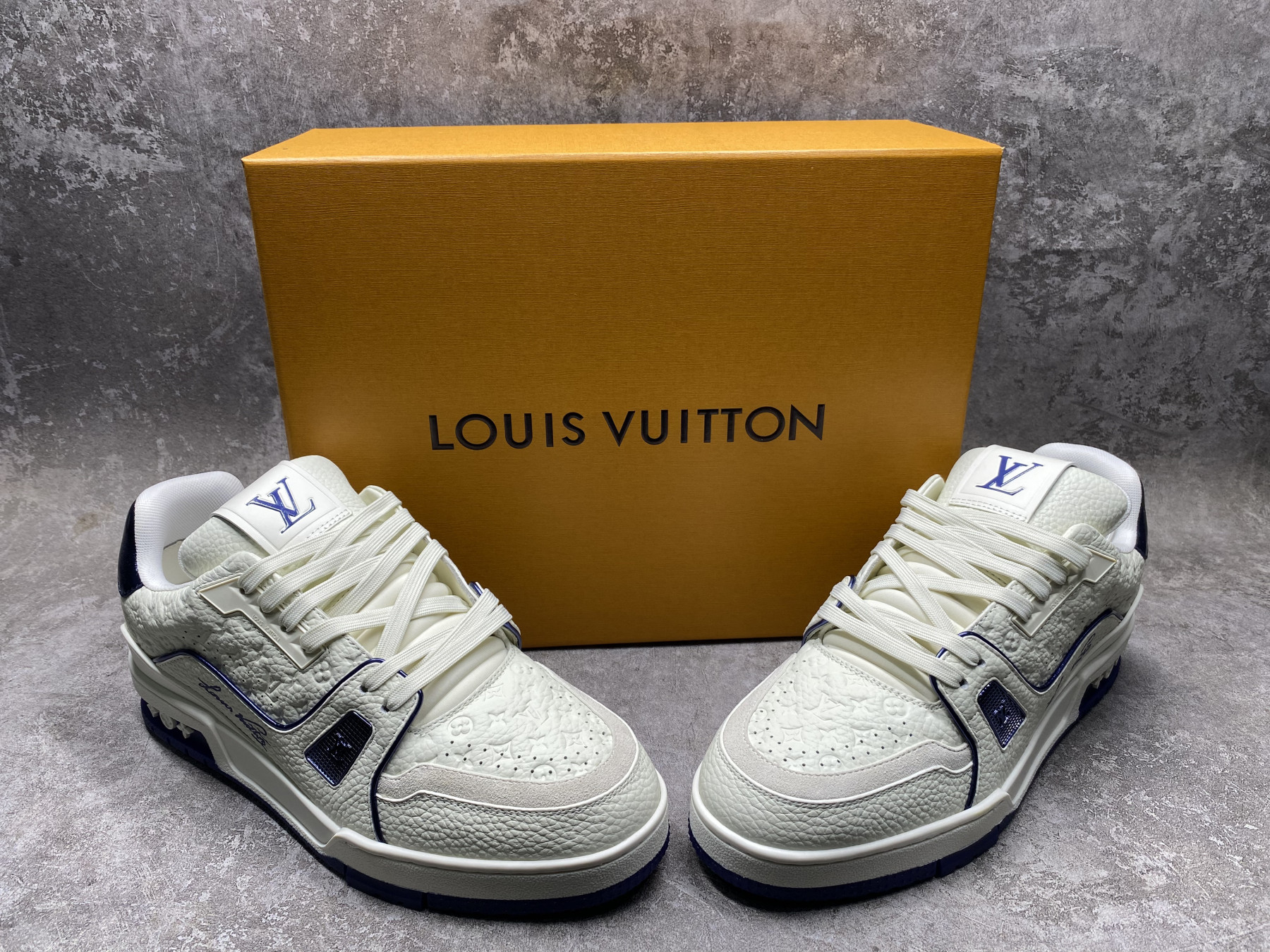 UA LV trainer Sneakers