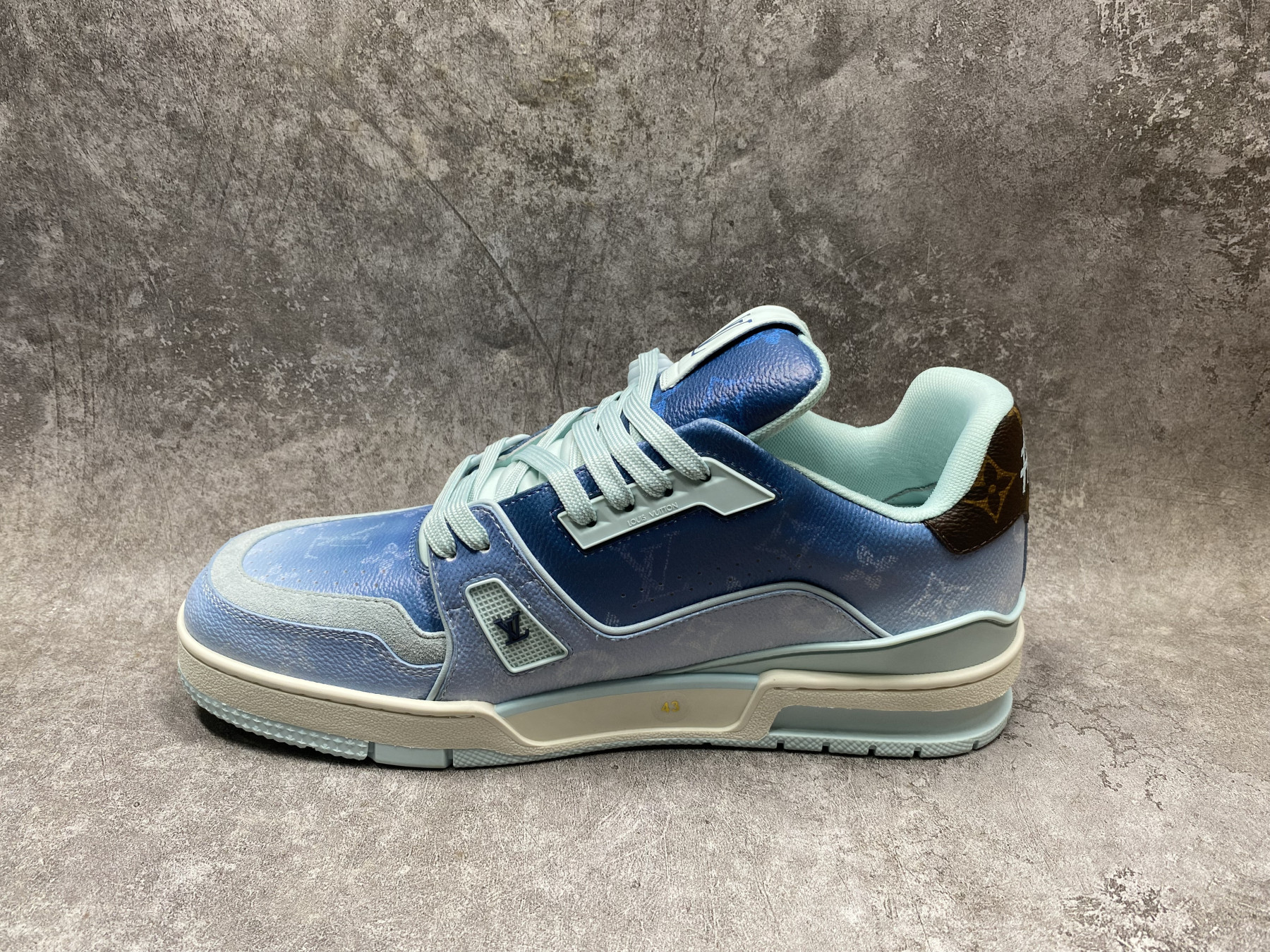 UA LV trainer Sneakers