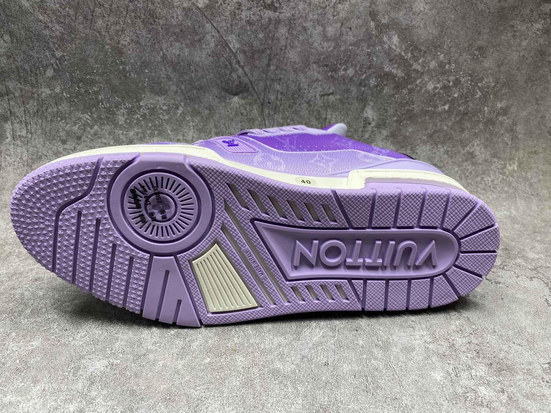 UA LV trainer Sneakers