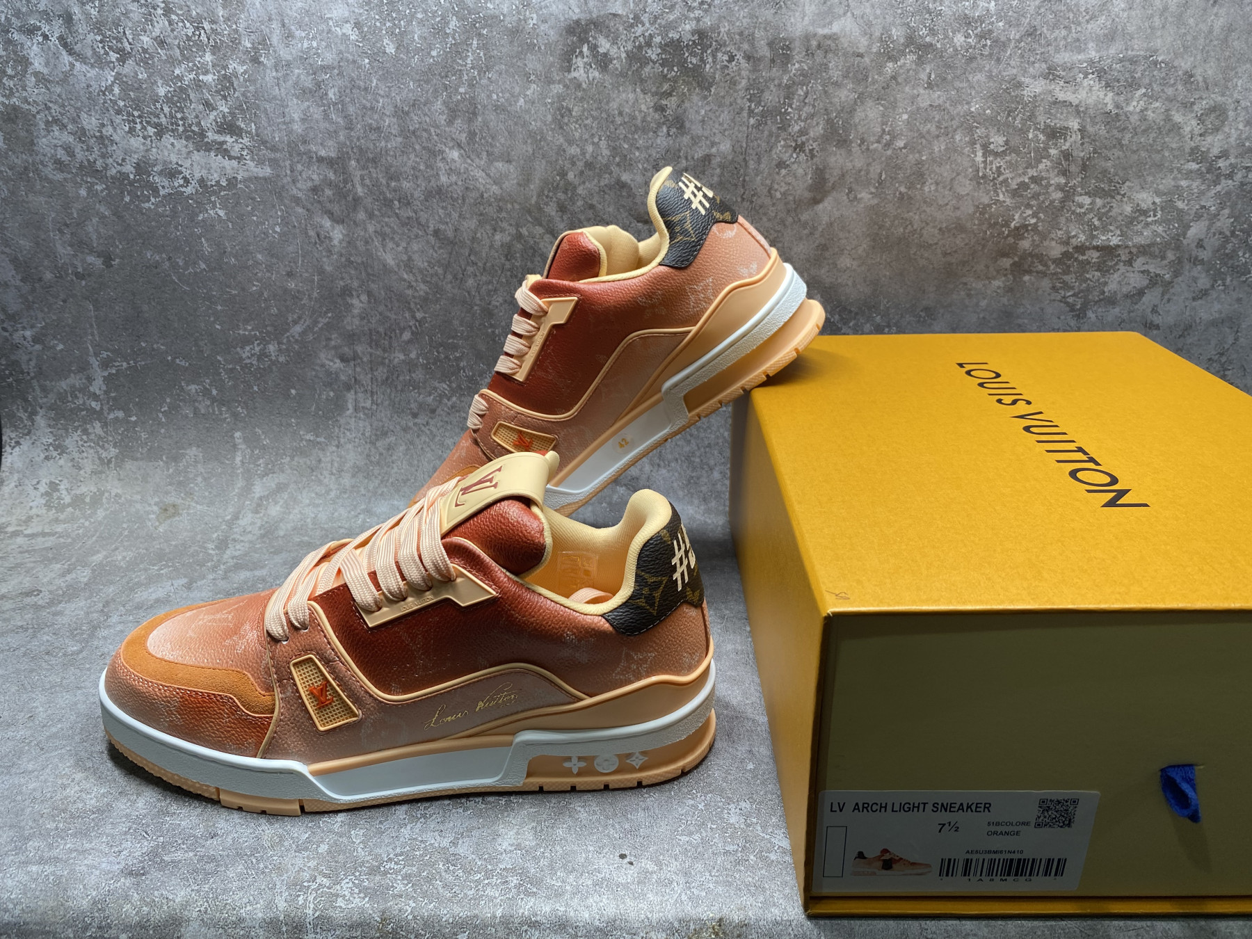 UA LV trainer Sneakers