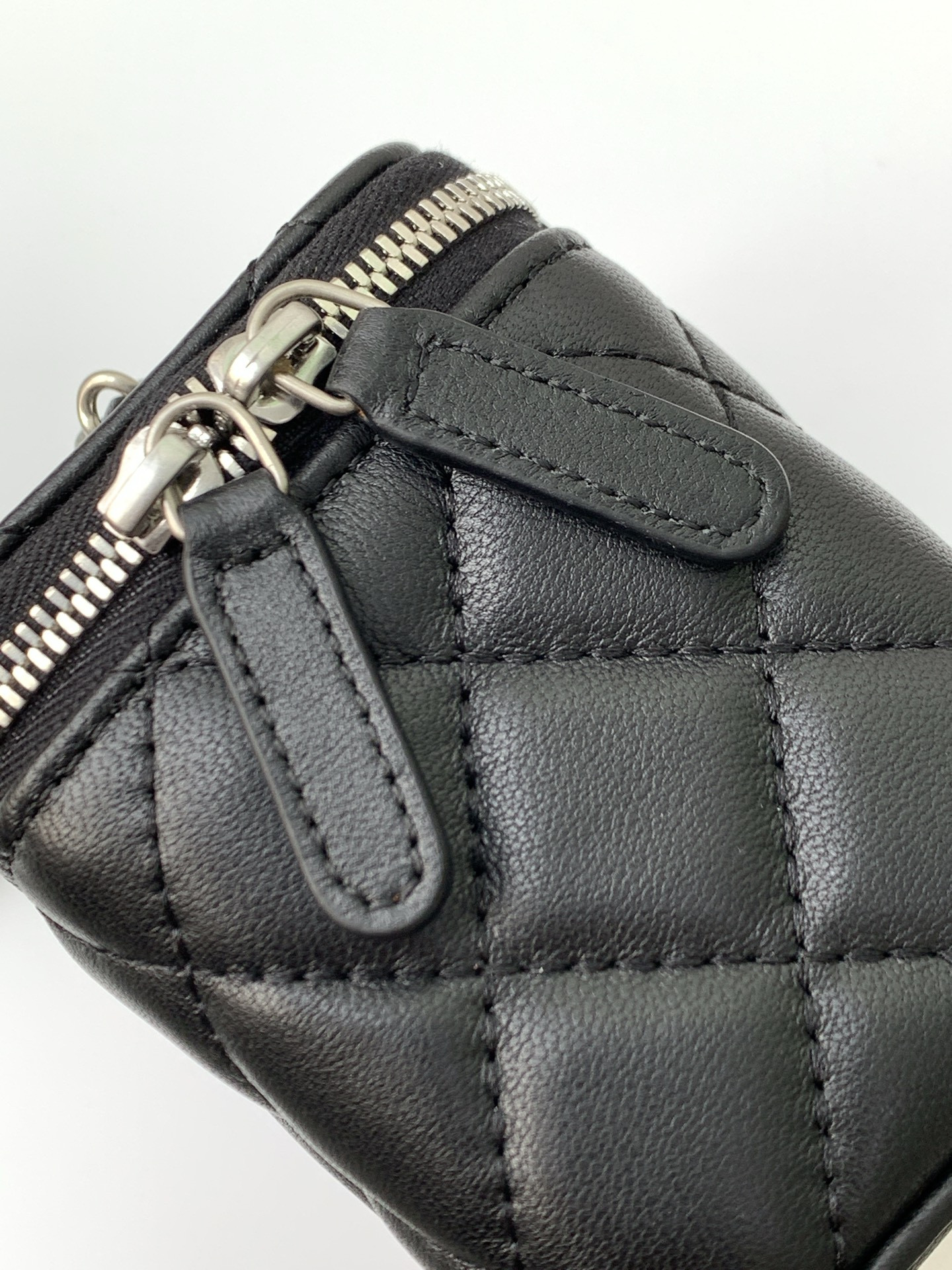 Chanel Small Vanity with Chain 8.5x11x7cm
