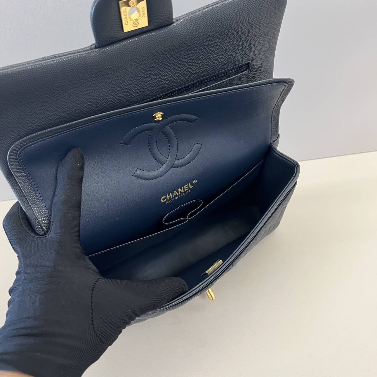 Chanel Classic Flap Bag 15x25.5x6cm