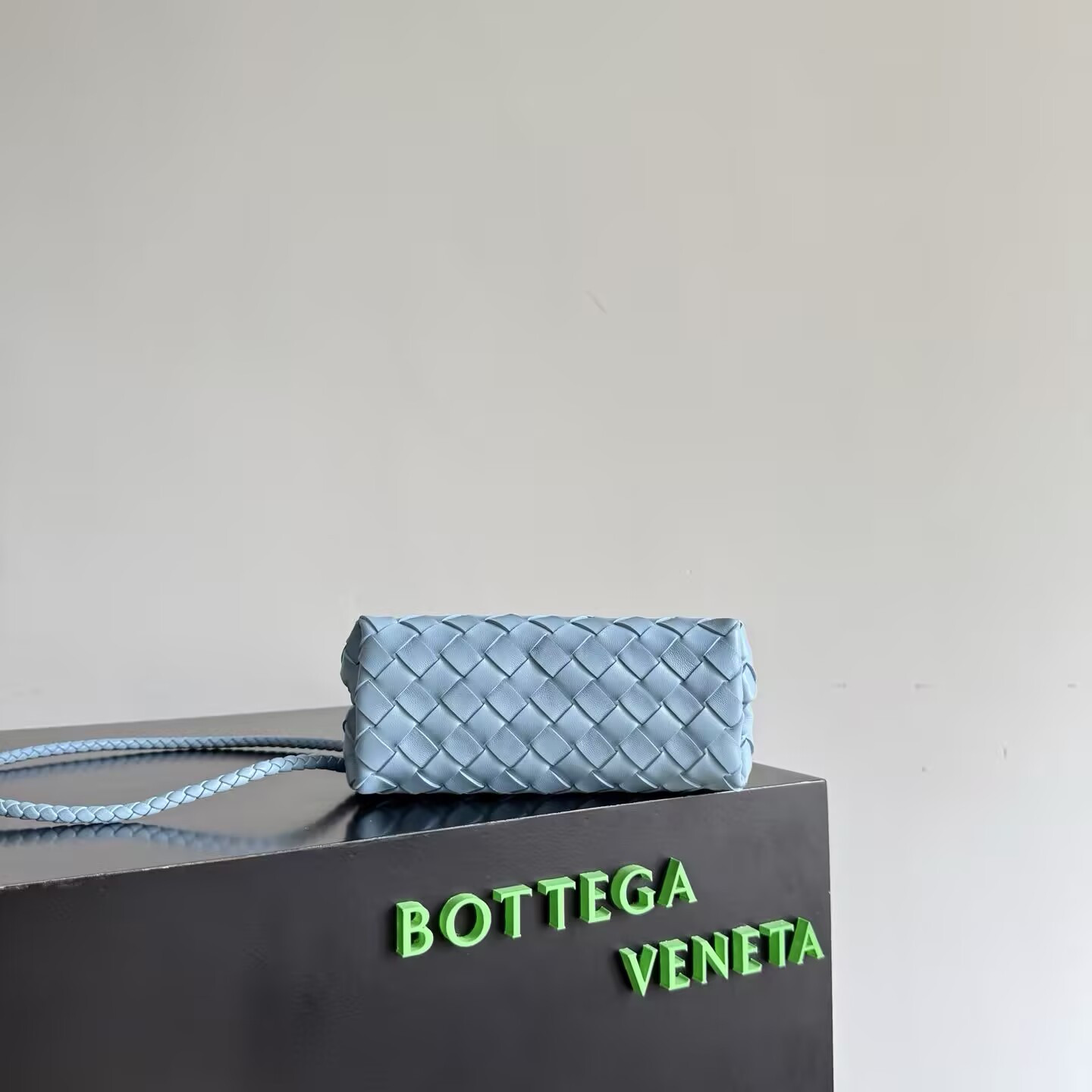 Bottega Veneta Mini Andiamo 20x15x9cm