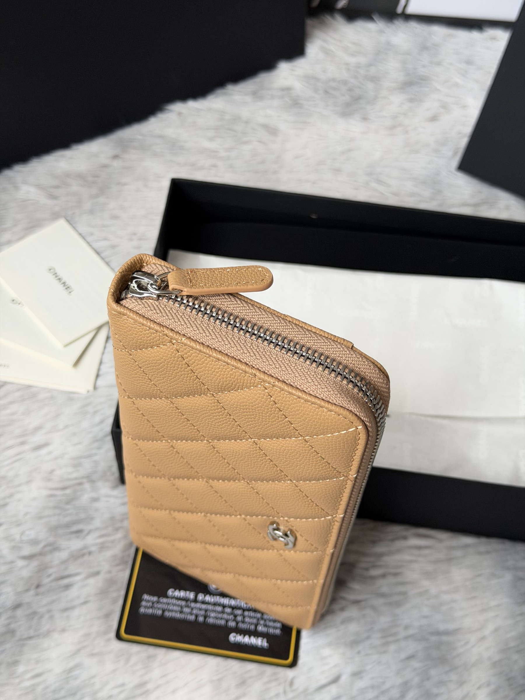 Chanel Zip Around Wallet 80758 10x19x3cm