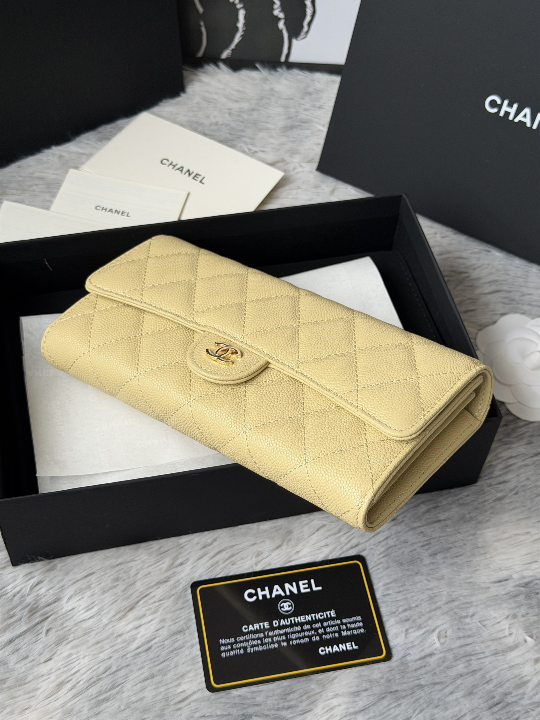 Chanel Wallet 80758 10x19x3cm