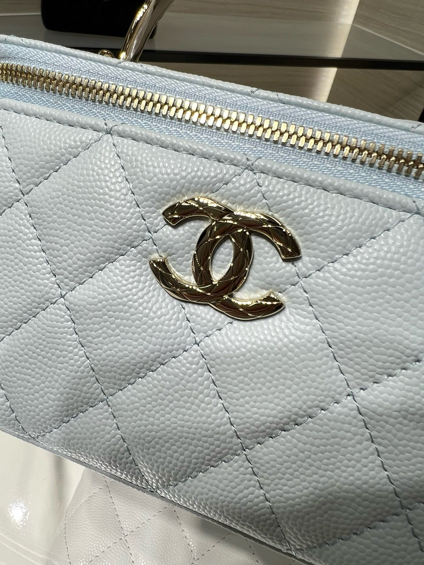 Chanel Clutch With Chain Light Blue AP4590 17x9.5x8cm