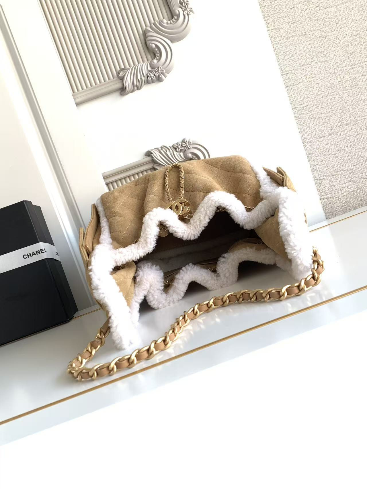 CHANEL 25C Bucket BAG 30x26x14cm