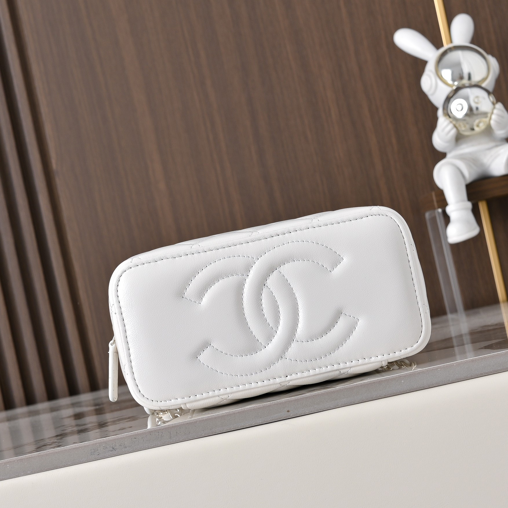 CHANEL Vanity With Chain 9.5x17x8cm