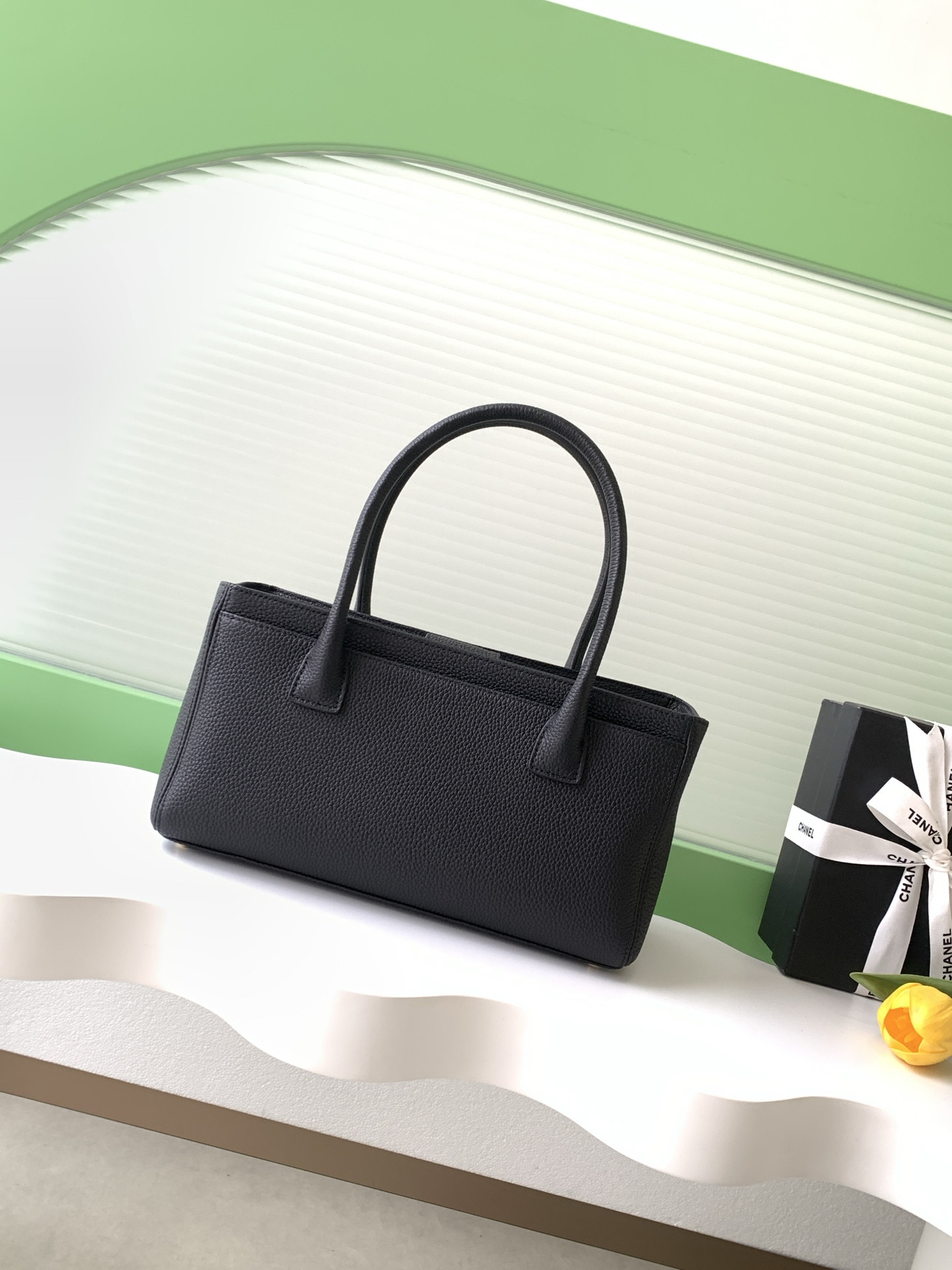Chanel Executive Cerf Tote 32x17.5x13cm