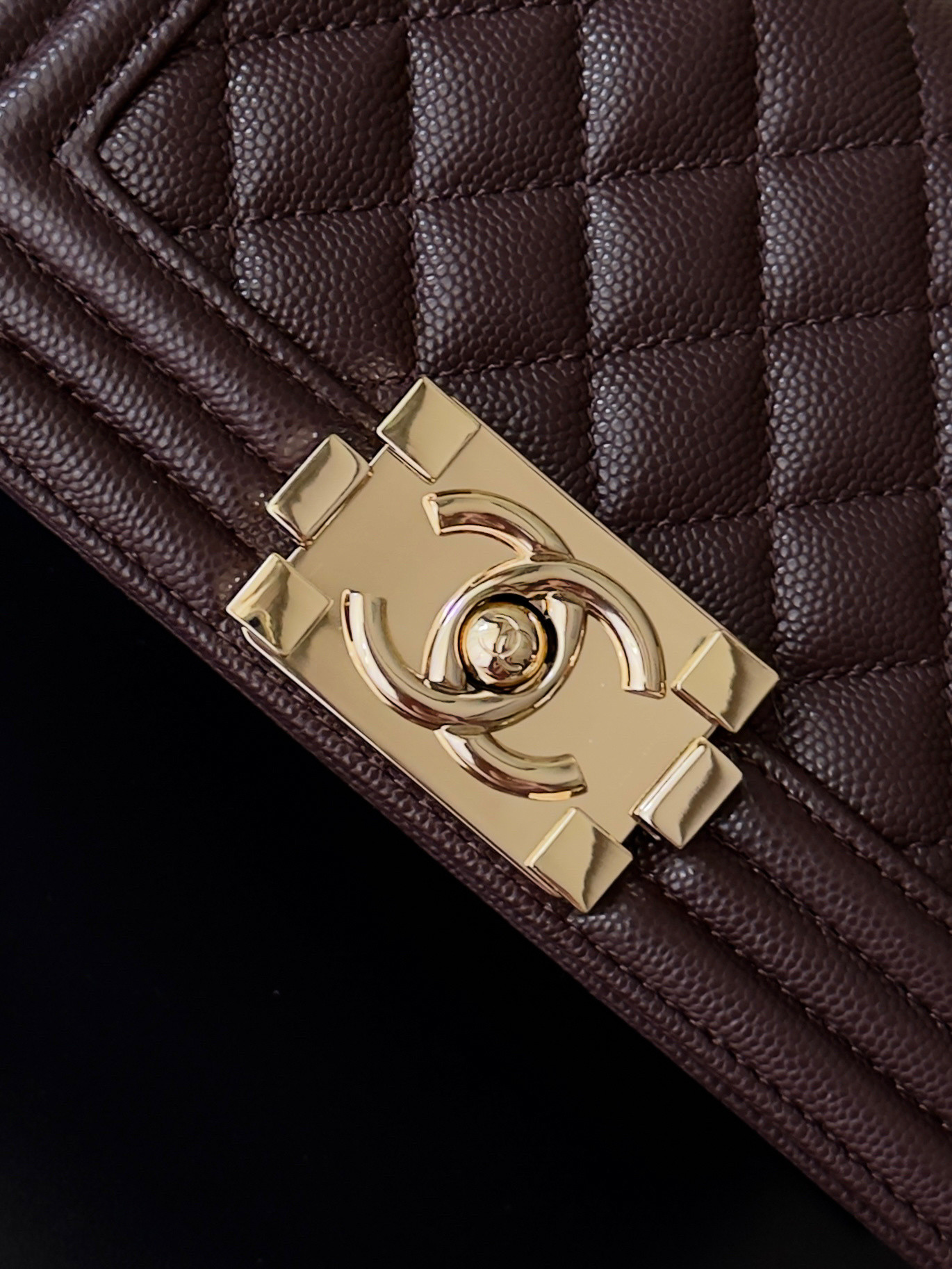 Chanel Boy Handbag 12x20x7cm