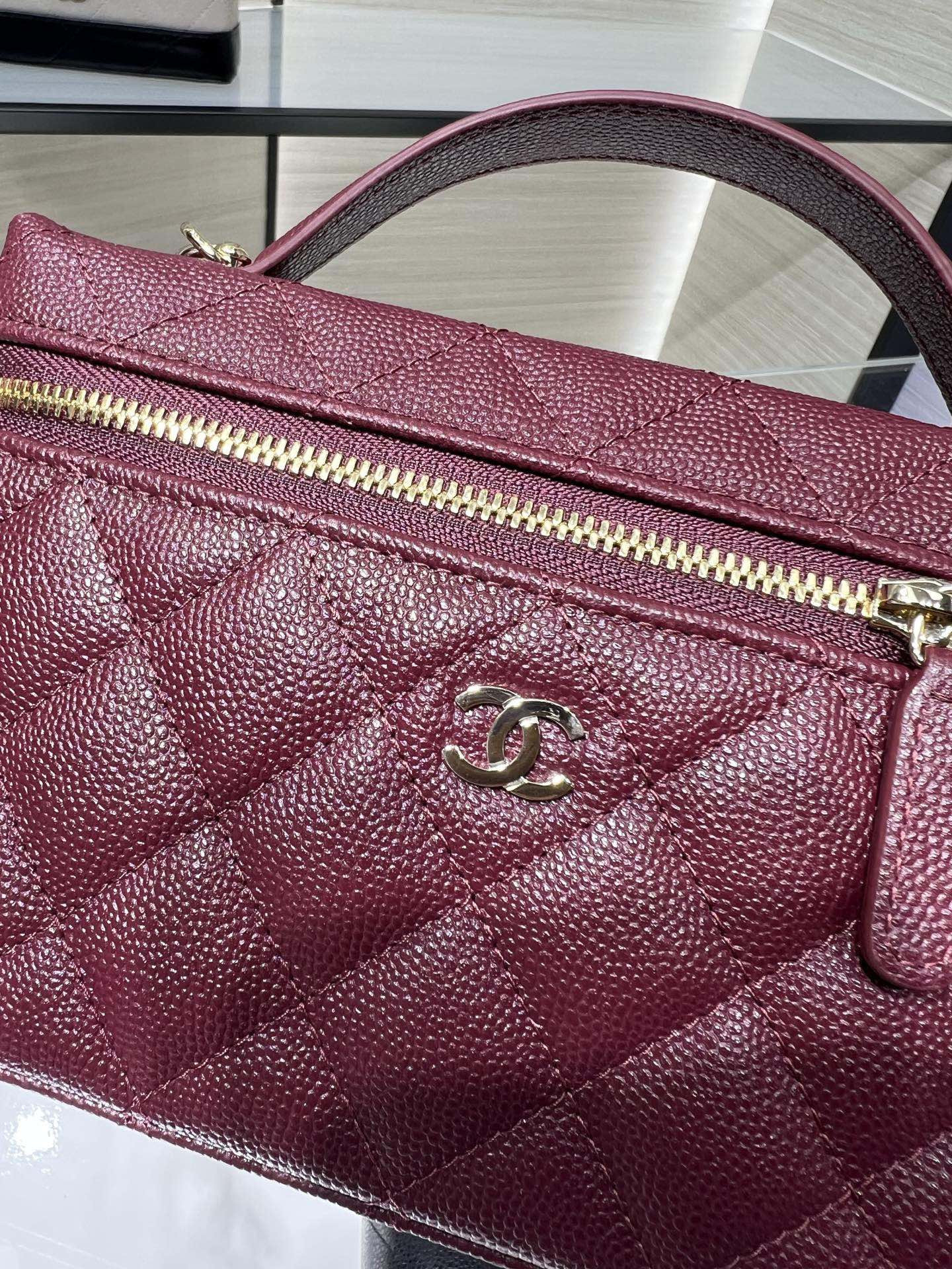 CHANEL Classic Vanity with chain Handbag AP4385 17x19.5x5cm