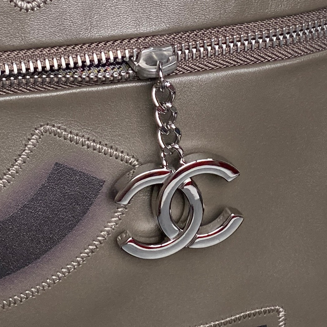 Chanel Vintage Graffiti Expandable Tote Bag AS9903 38x33cm