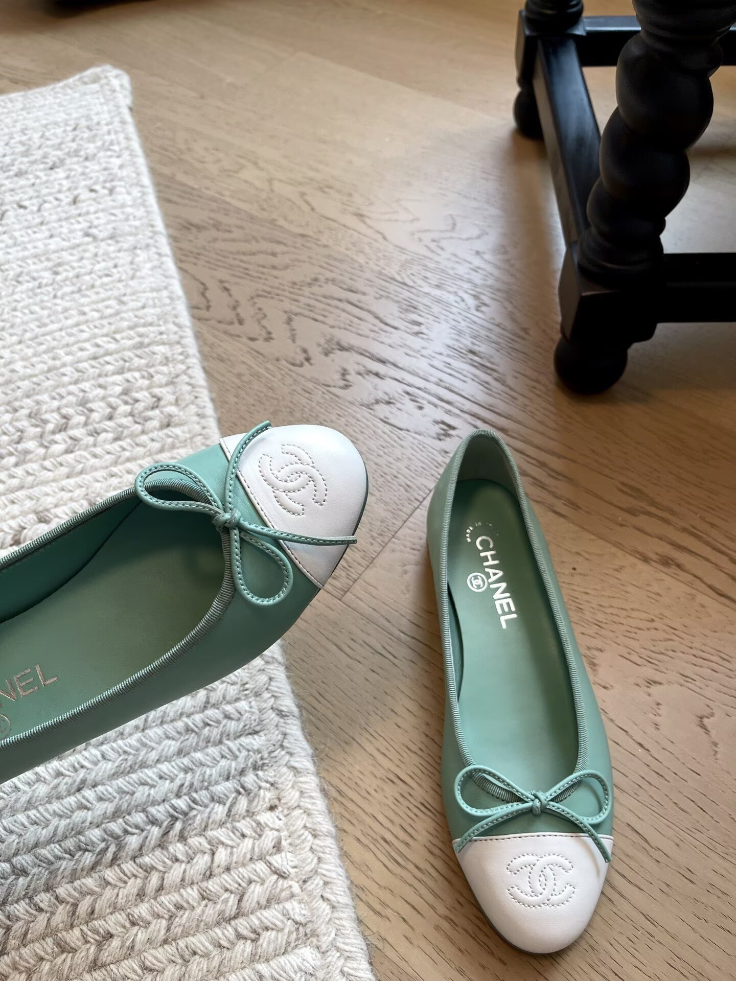 ua Ch**el ballet flats