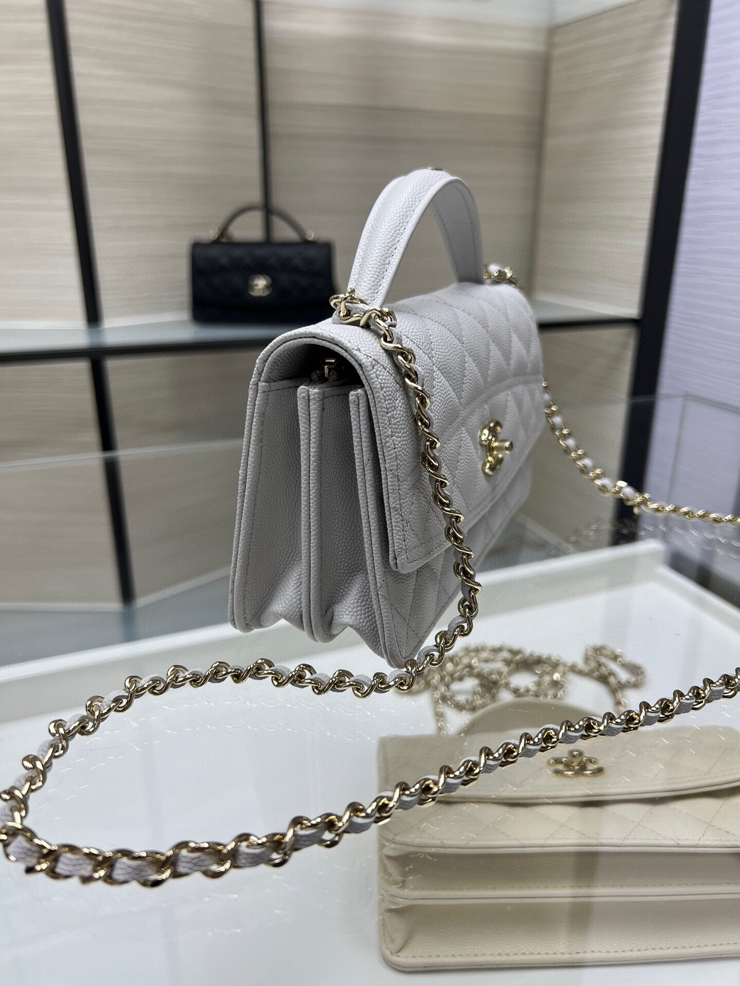 Chanel Mini Coco Handle Bag AP4402 19x11x6cm