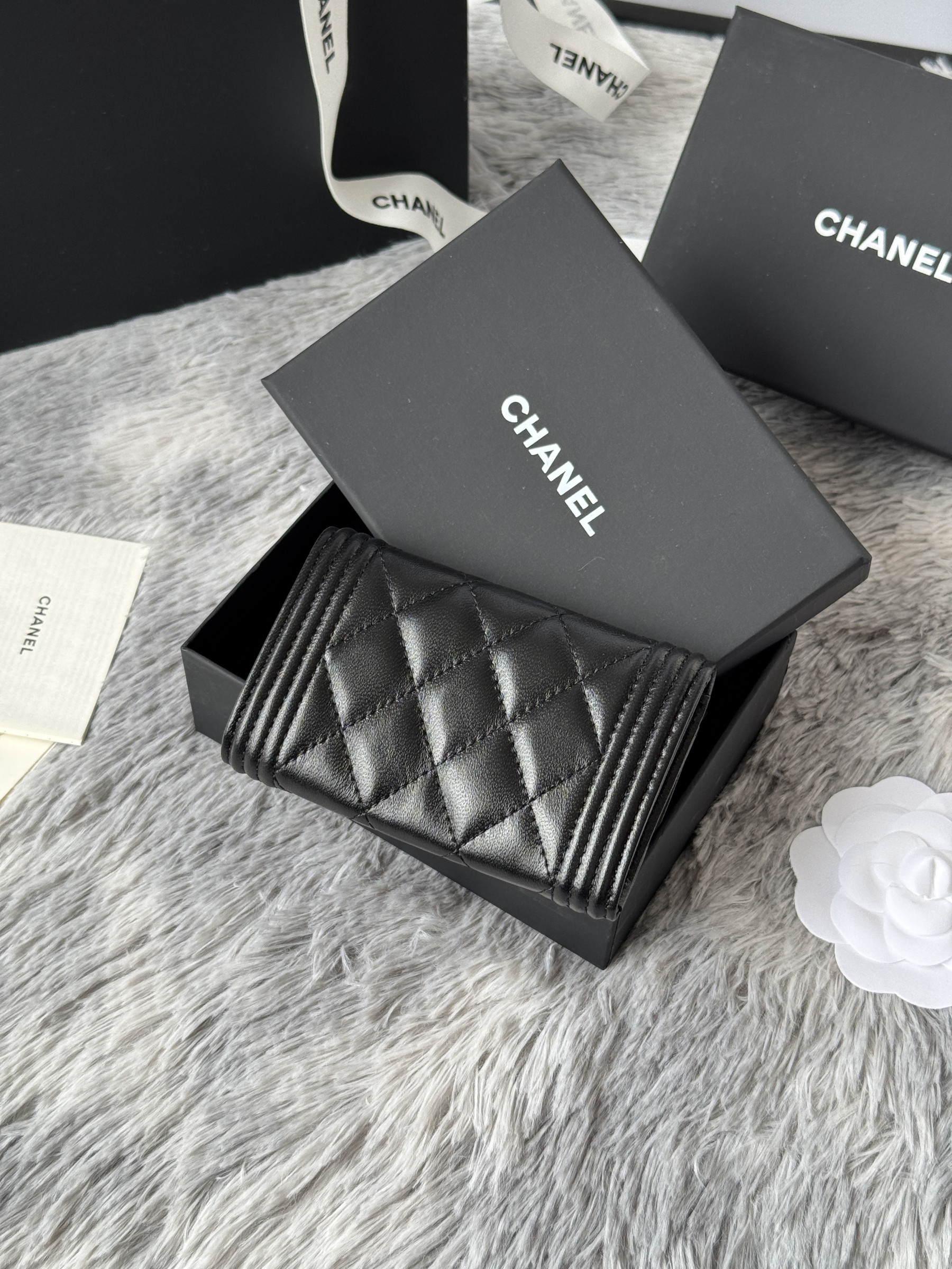 Chanel BOY CHANEL Flap Card Holder A80603 7.5x11.3x2.1cm