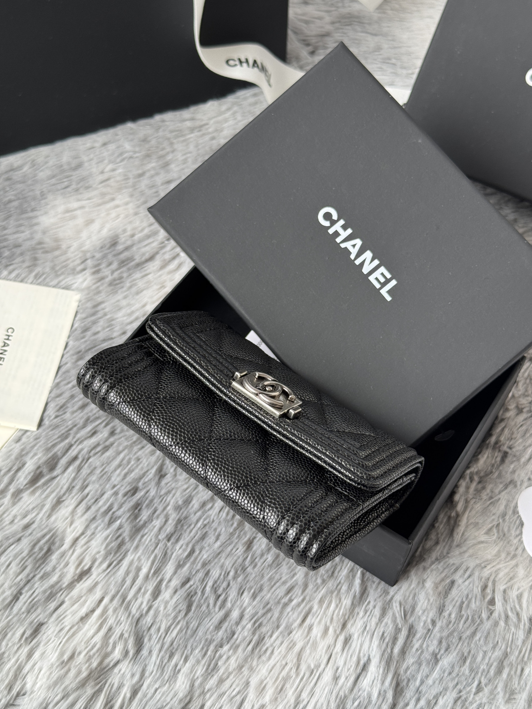Chanel BOY CHANEL Flap Card Holder A80603 7.5x11.3x2.1cm