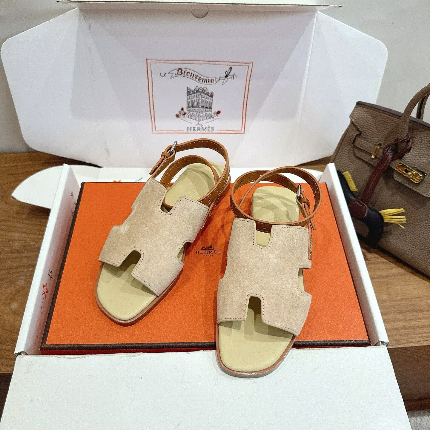 ua H**me5 maya sandal