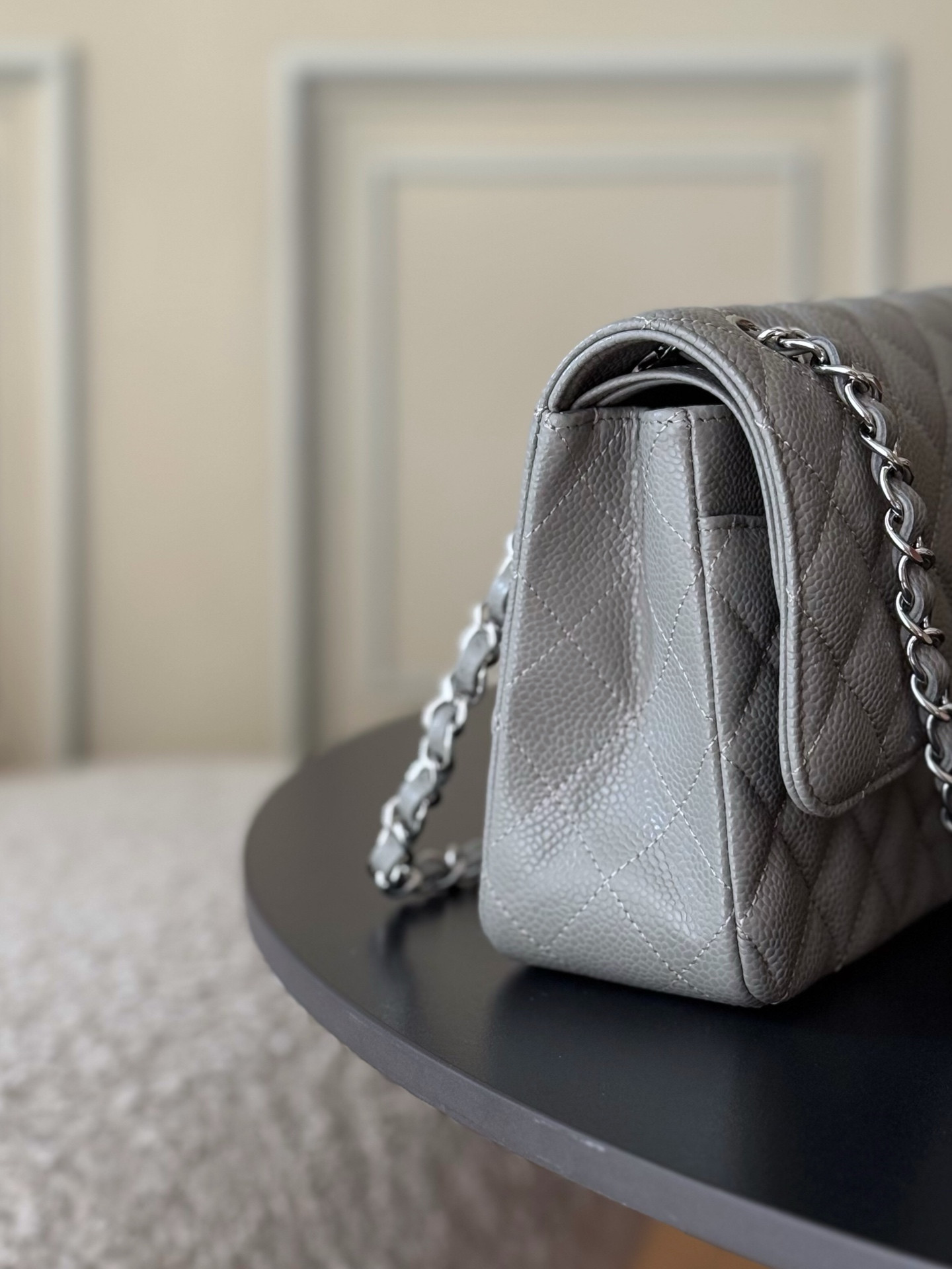 Chanel Flap Bag 25x15.5x6.5cm