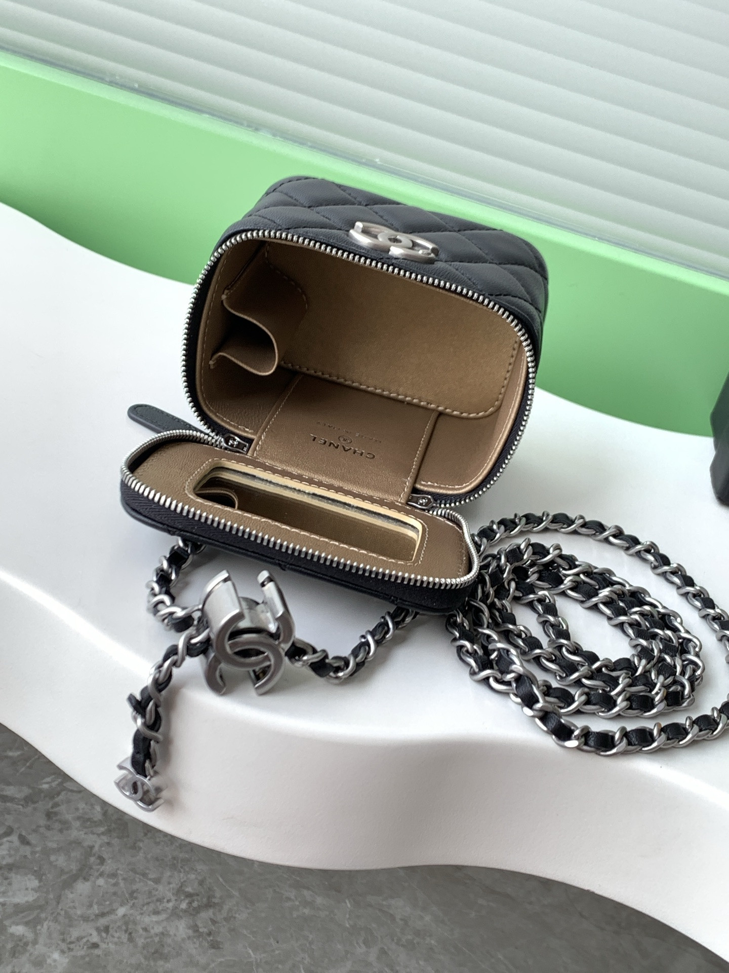 Chanel Small Vanity with Chain 8.5x11x7cm