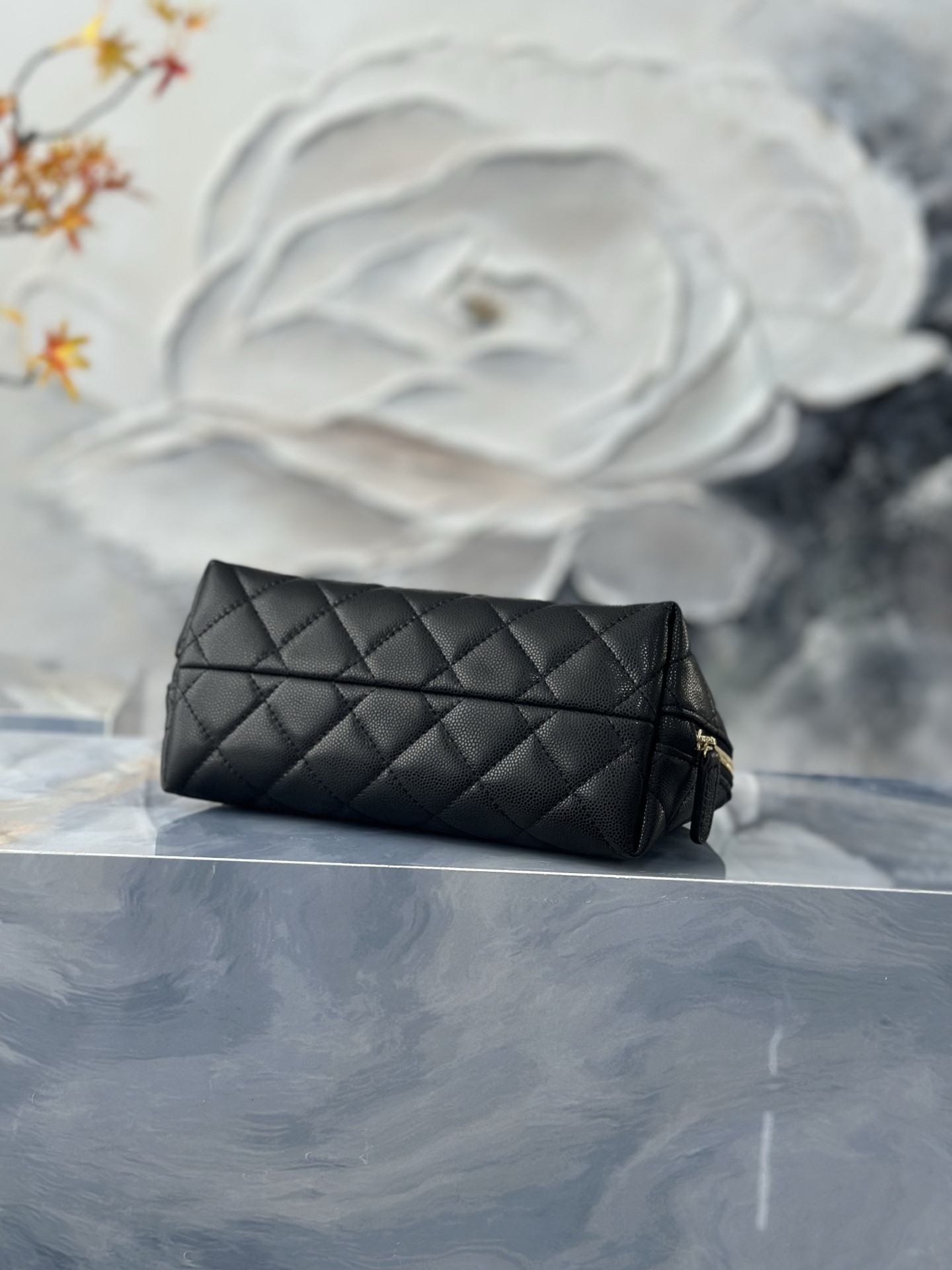 Chanel Quilted Cosmetic Bag Gold Hardware A31102 18.5x6x11cm