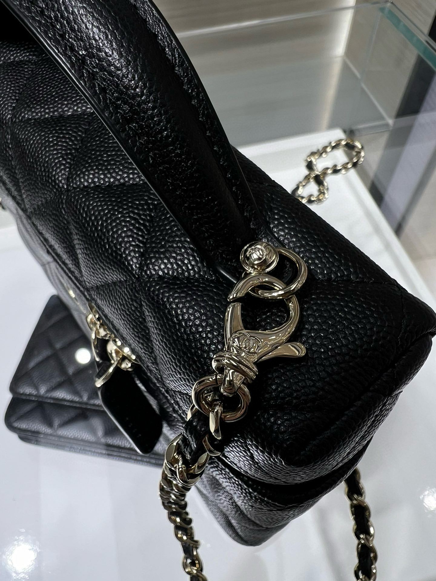 CHANEL Classic Vanity with chain Handbag 17x19.5x5cm