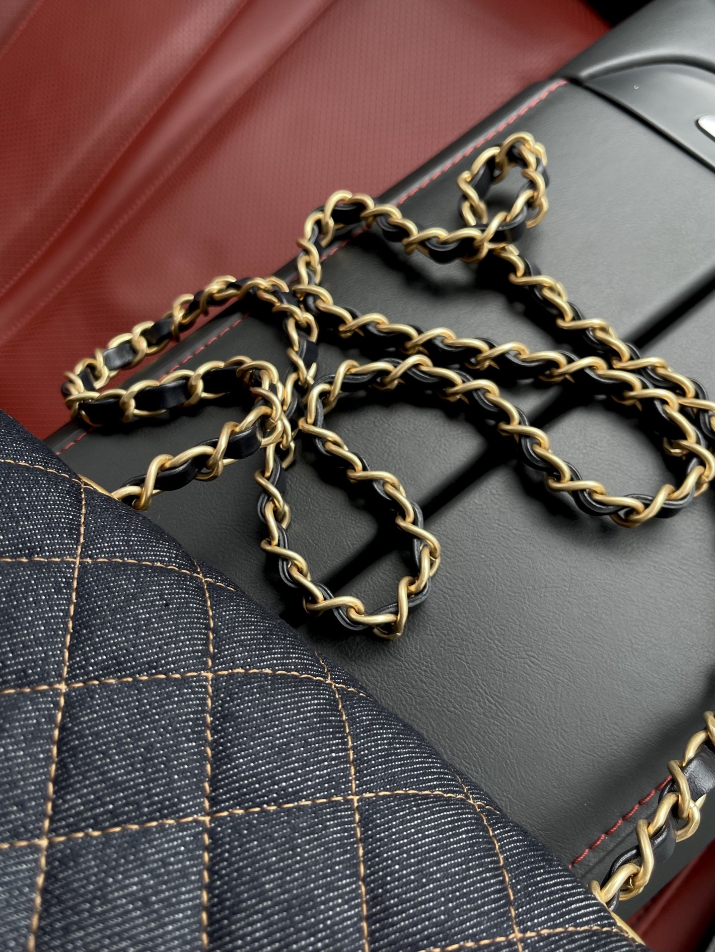 Chanel Mini Classic Handbag A69900 12x20x6cm