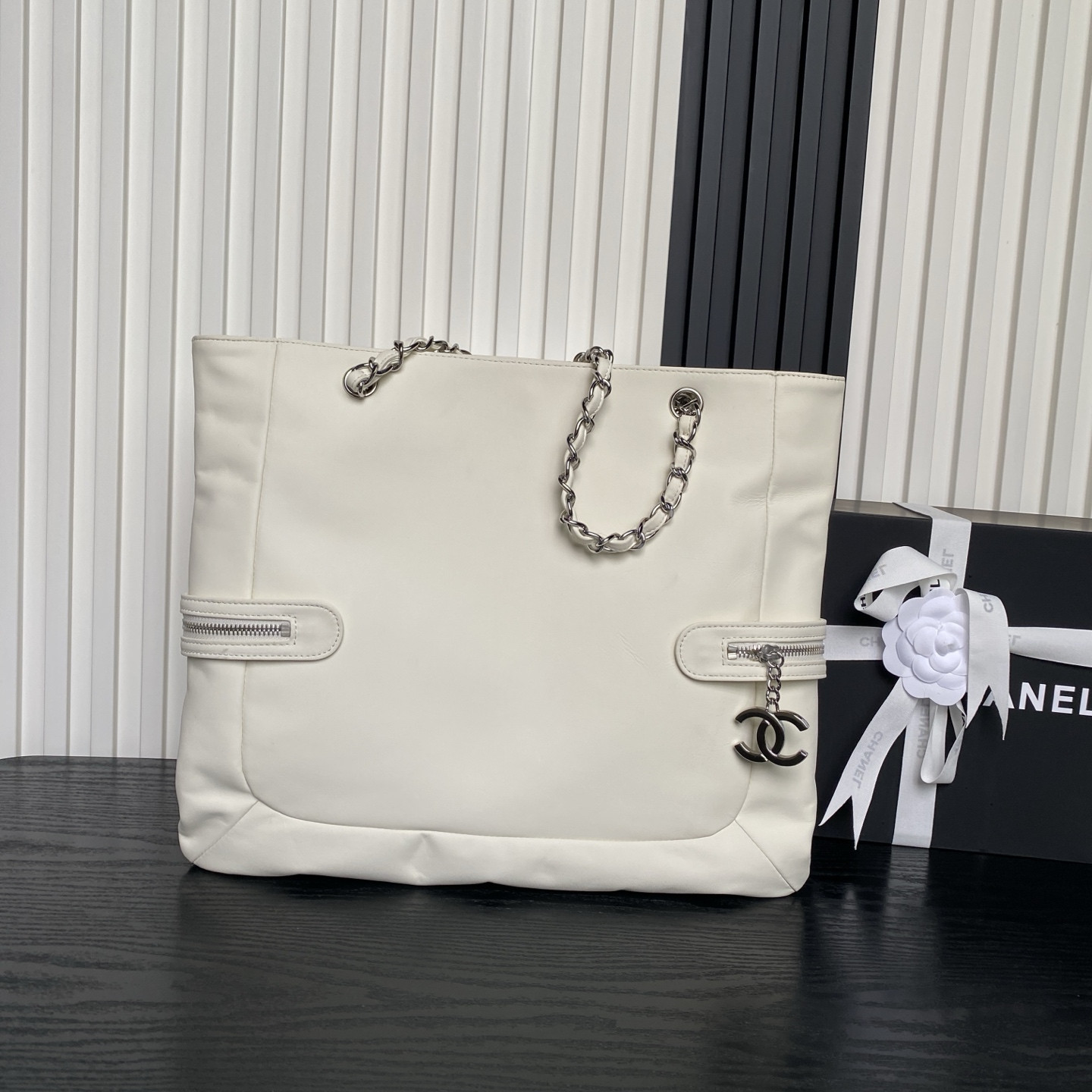 Chanel Vintage Graffiti Expandable Tote Bag AS9903 38x33cm