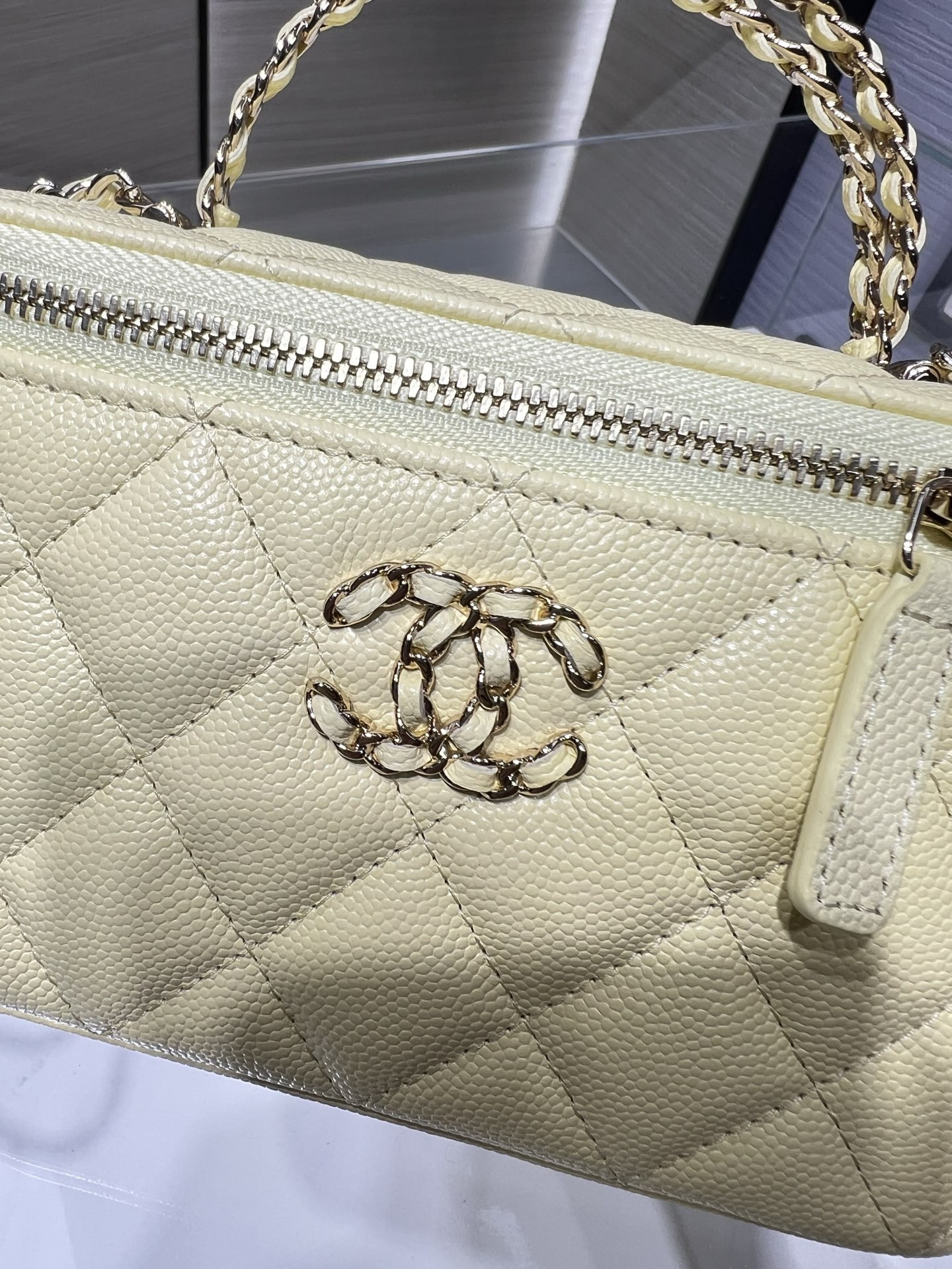 CHANEL Vanity With Chain AP5182 9.5x17x8cm