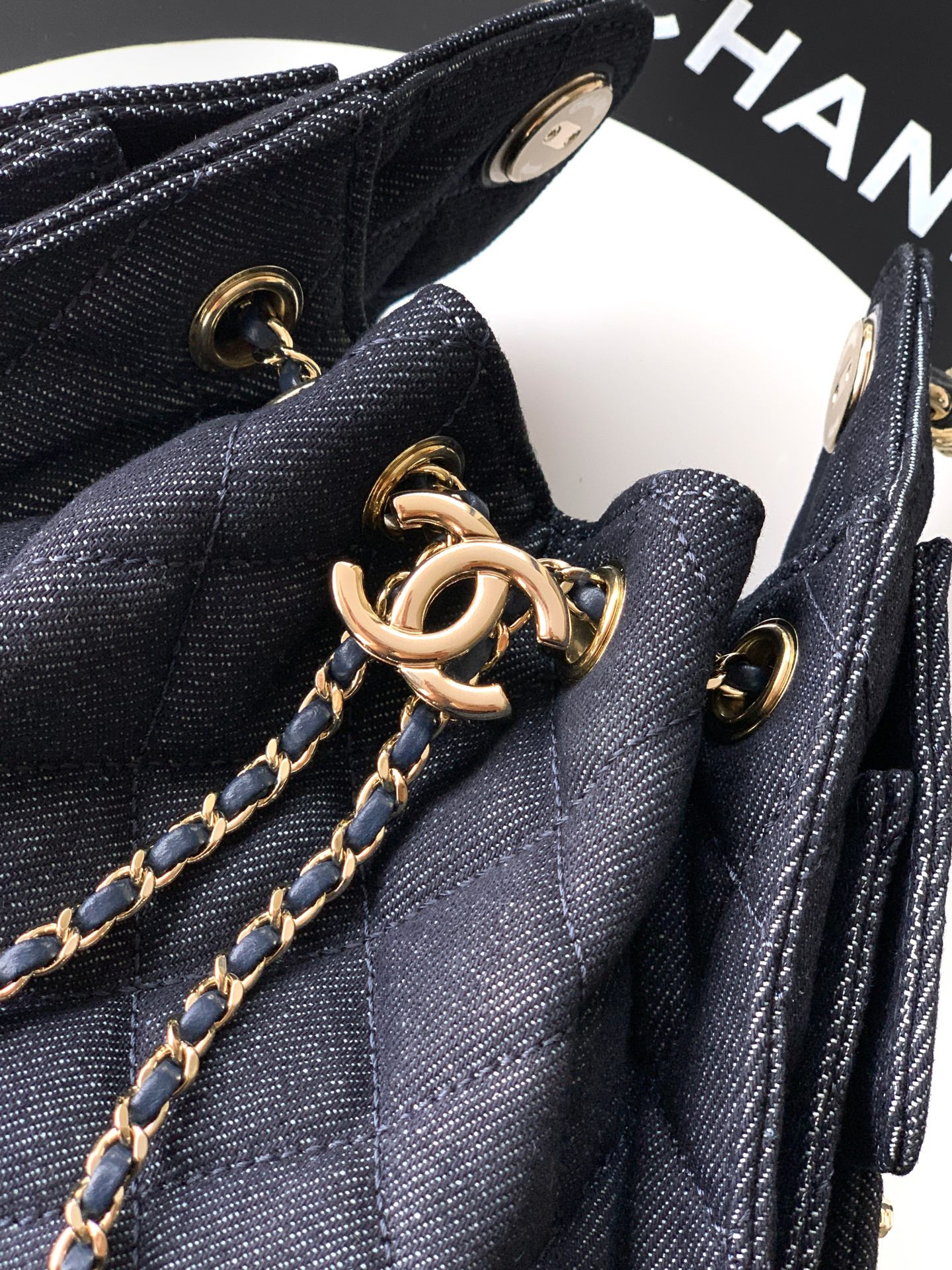 CHANEL 25C Bucket Bag 20x22x12.5cm