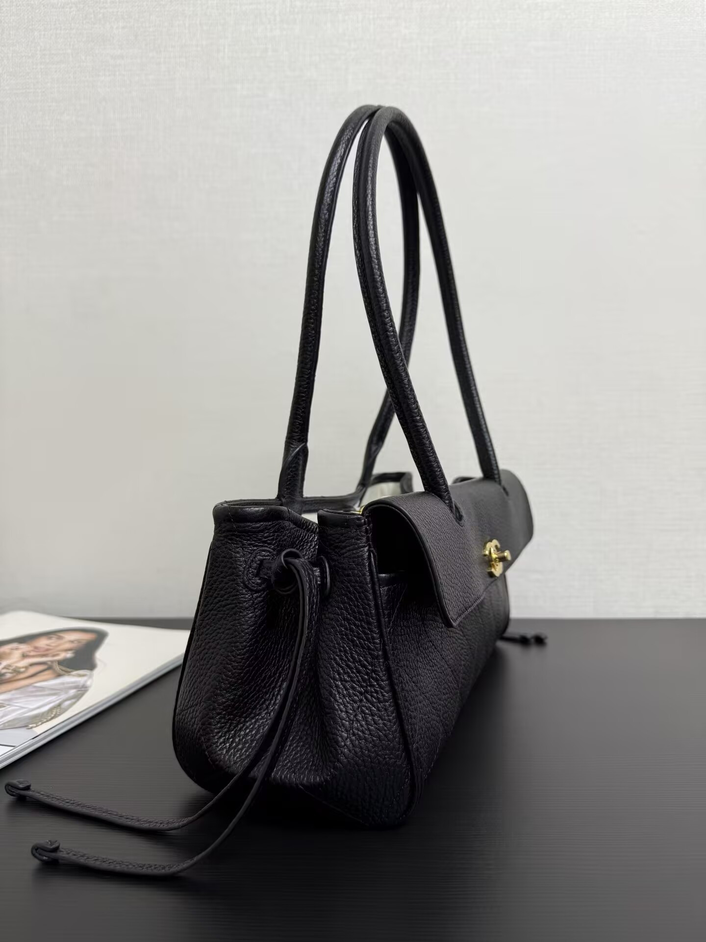 Chanel Small Tote AS6288 15x31x12cm