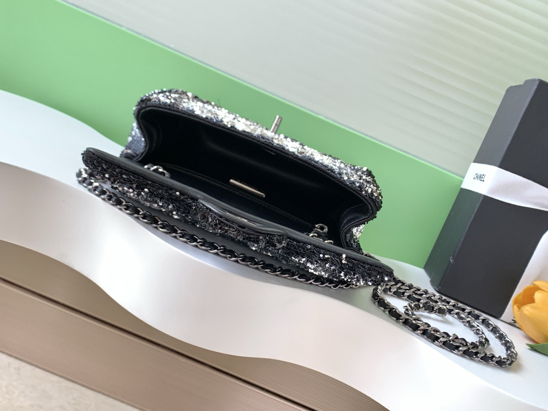 Chanel Flap Bag 21x14x8cm