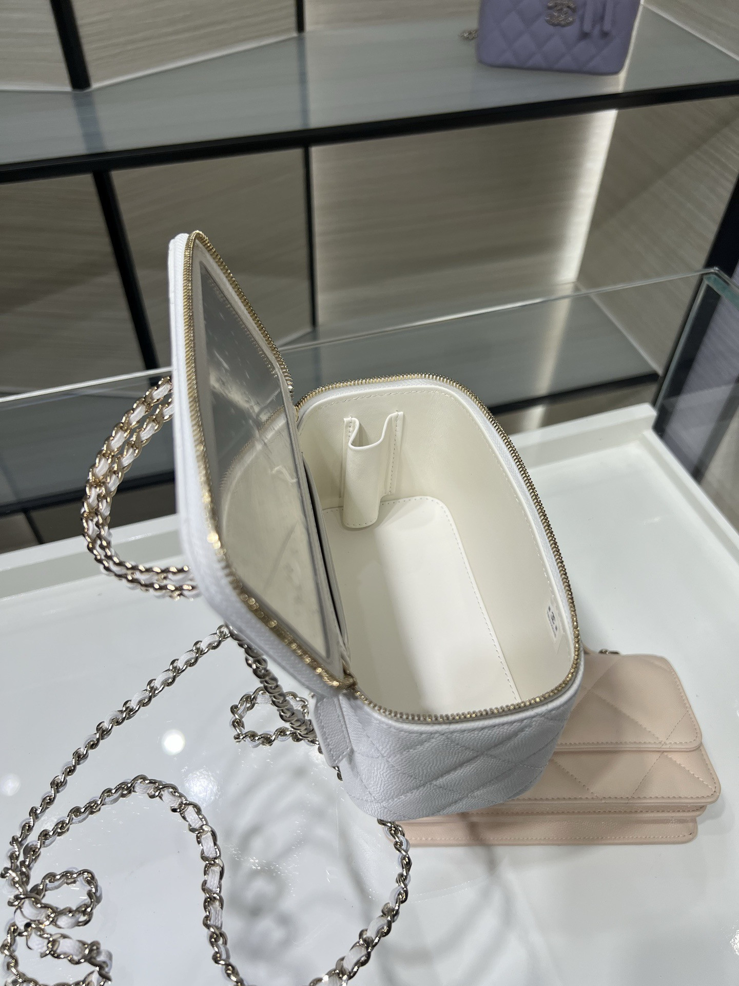 CHANEL Vanity With Chain AP5182 9.5x17x8cm