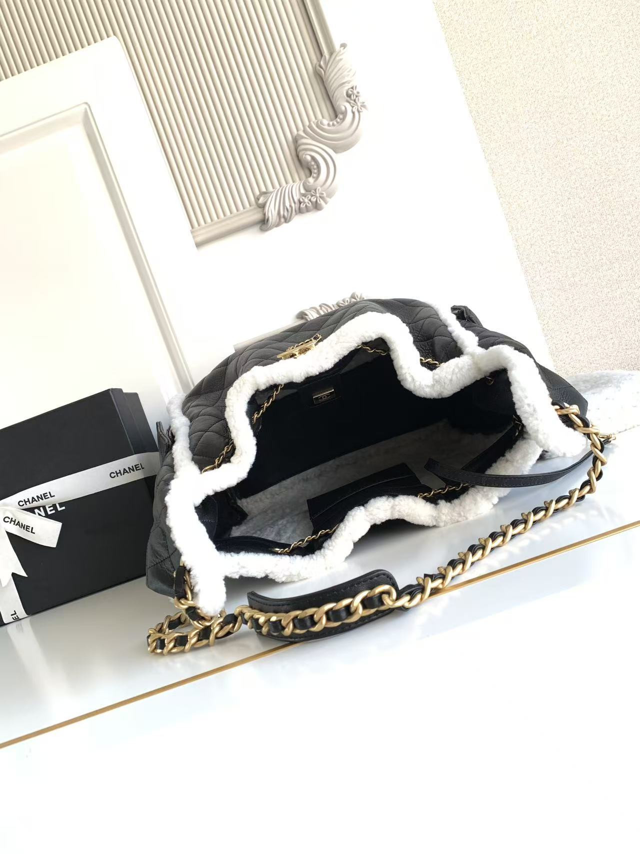 CHANEL 25C Bucket BAG 40x30x15cm