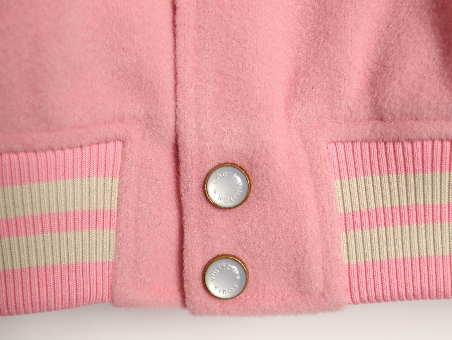 l0vis Vvtt0n coats