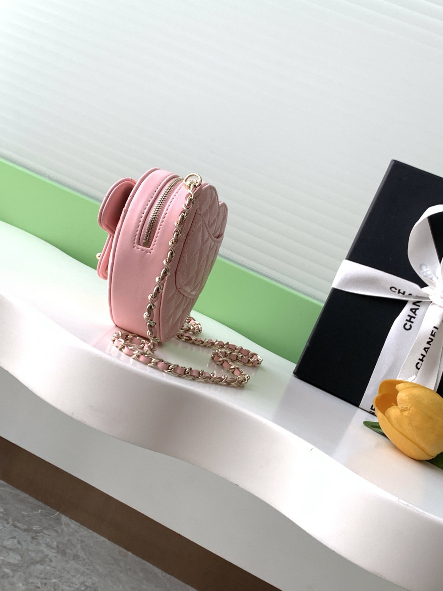 Chanel Mini 22S Heart Clutch With Chain 12x13x5.5cm